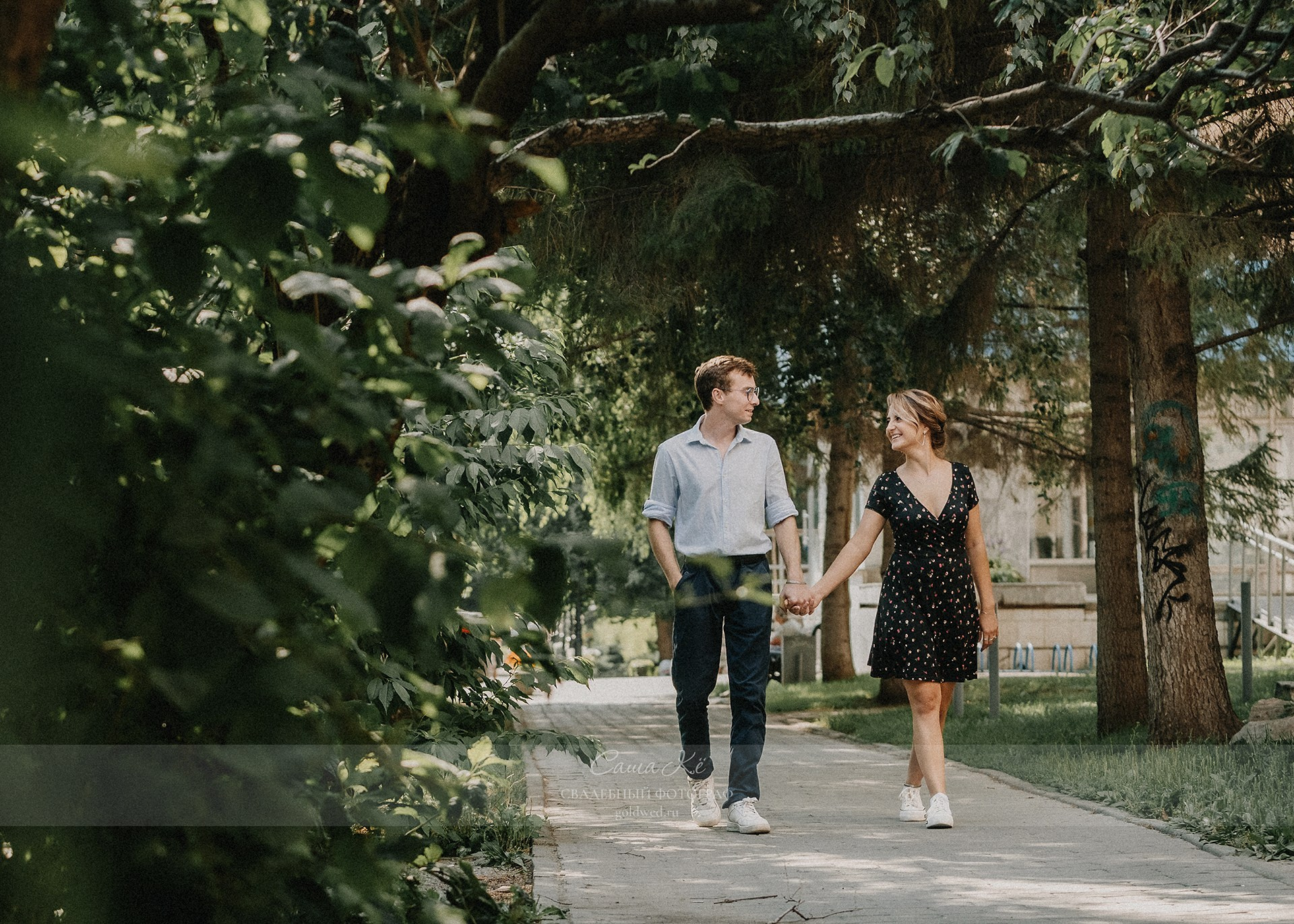 Профессиональная предсвадебная фотосессия в Новосибирске — любовь, нежность и романтика от Саши Кё. Свадебный, семейный и event фотограф в Новосибирске и Новосибирской области Саша Кё