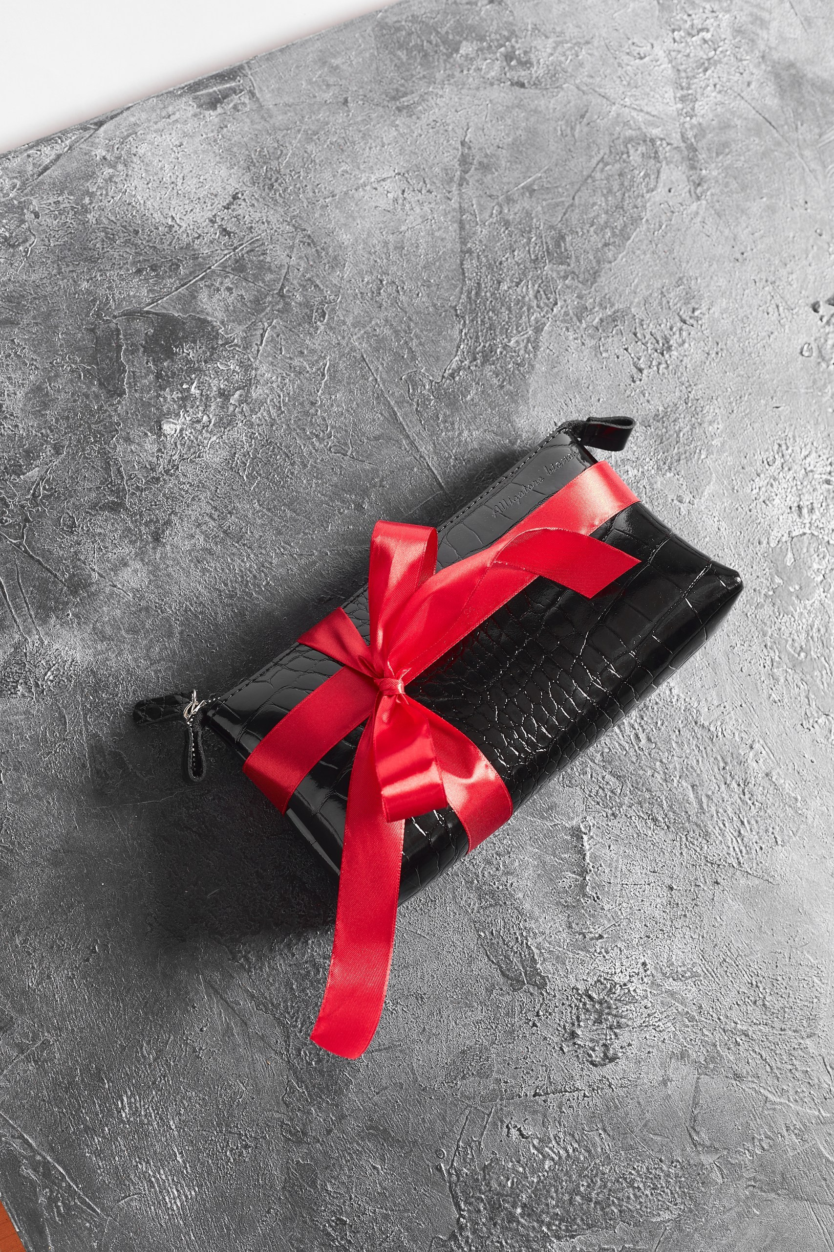 Модель 4К04. Бренд Alligatore Biaco — это изящные изделия из натуральной кожи