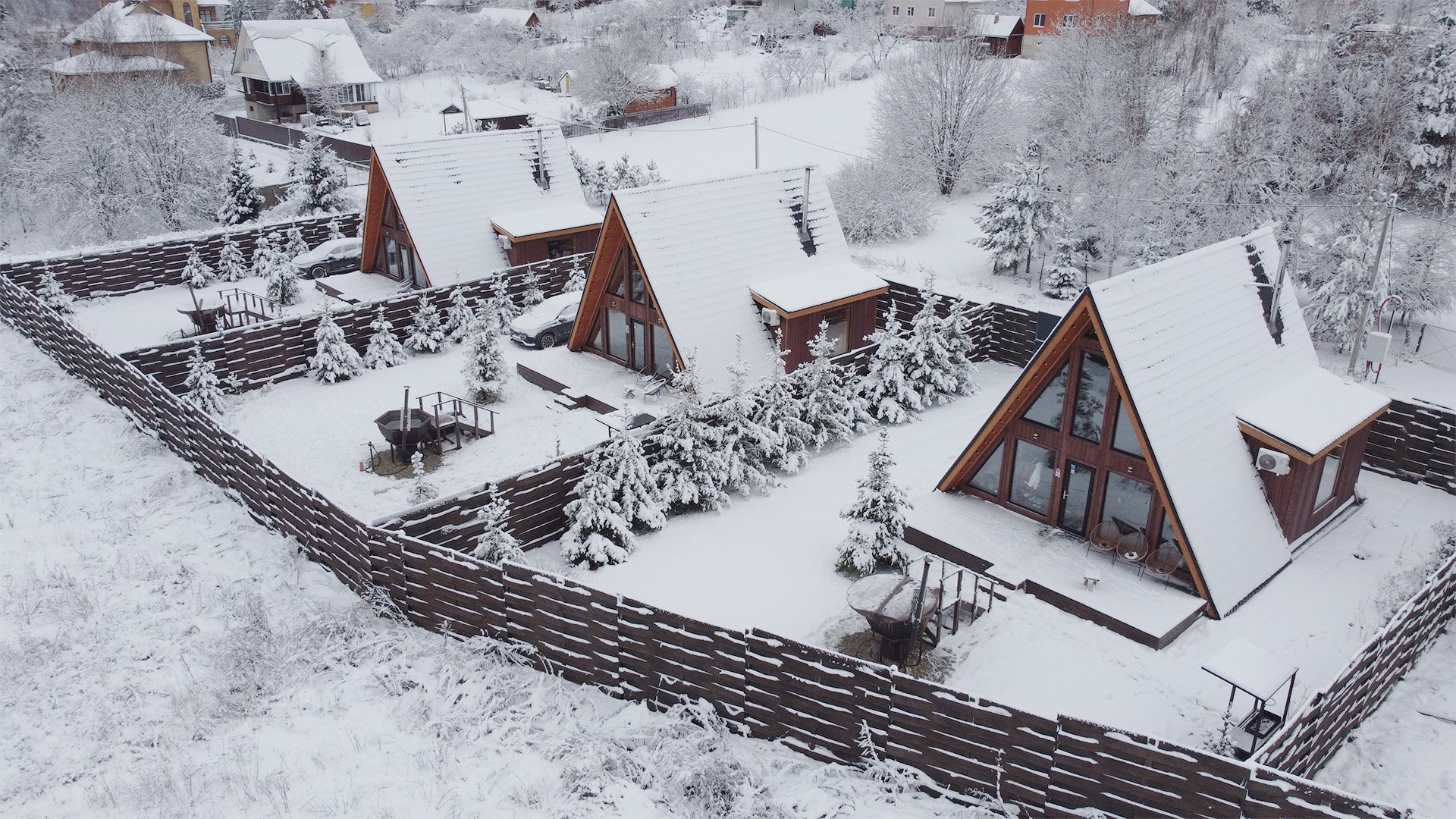 Глэмпинг в Подмосковье с баней и чаном на 6 человек - арендовать дом. Коттедж А-фрейм с баней и уличным чаном в Подмосковье - в аренду для отдыха