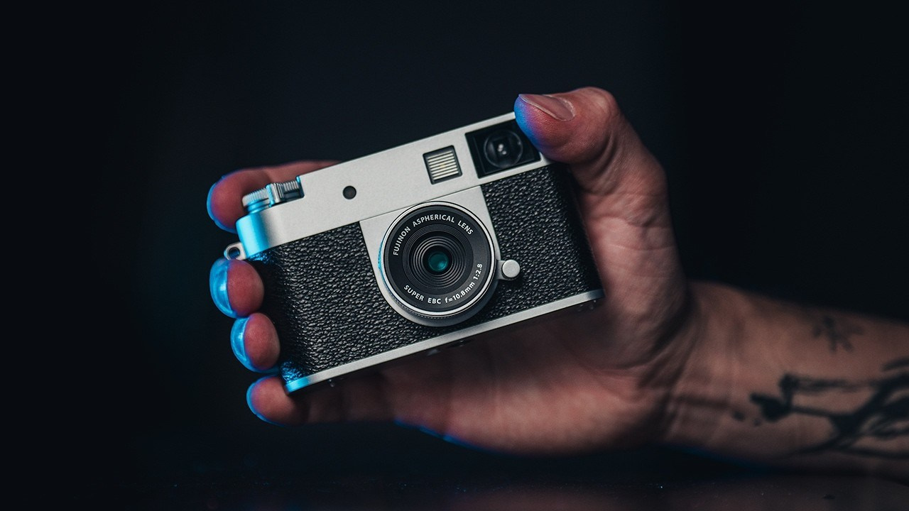 Fujifilm X-Half: Полный обзор самой странной камеры для соцсетей. Стоит ли покупать?