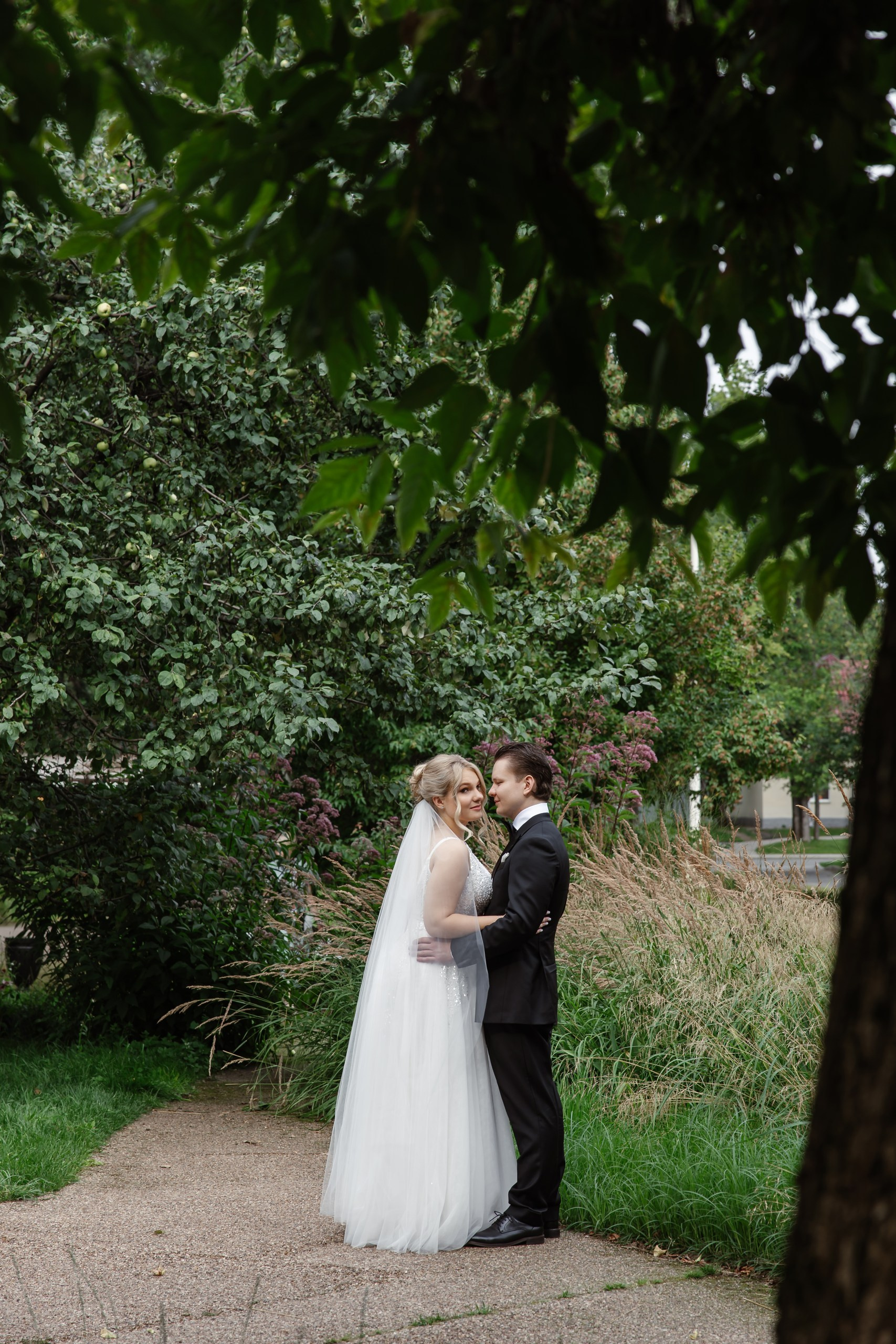 Свадьба до 100 тысяч рублей с гостями: реально ли? Полный гид по бюджетному торжеству. Фотограф, видеограф на свадьбу в Москве Никита Назаров