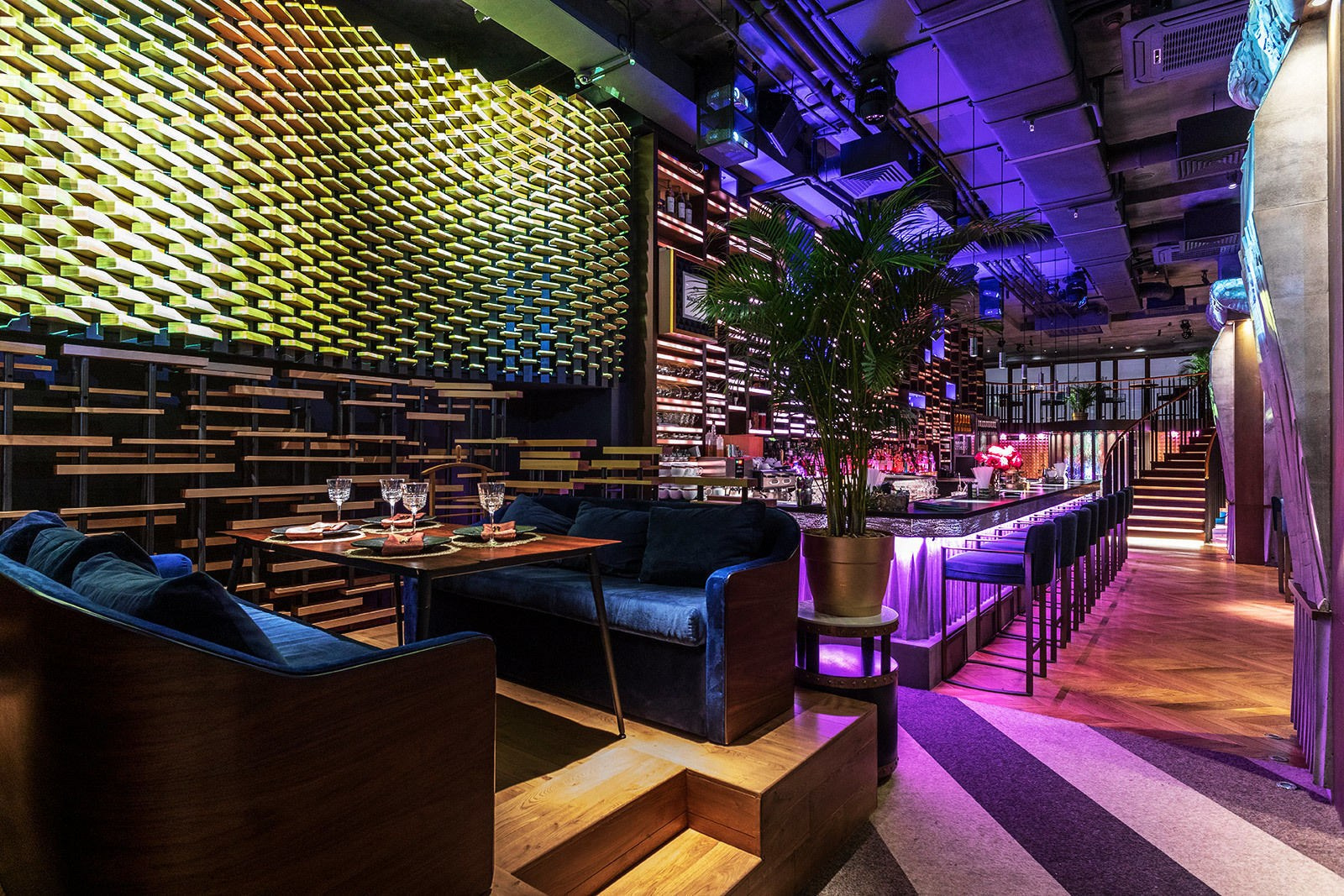 Регистрация брака и фотосессия в ресторане Birds, Башня Око. Свадебный фотограф Москва — Сергей и Татьяна