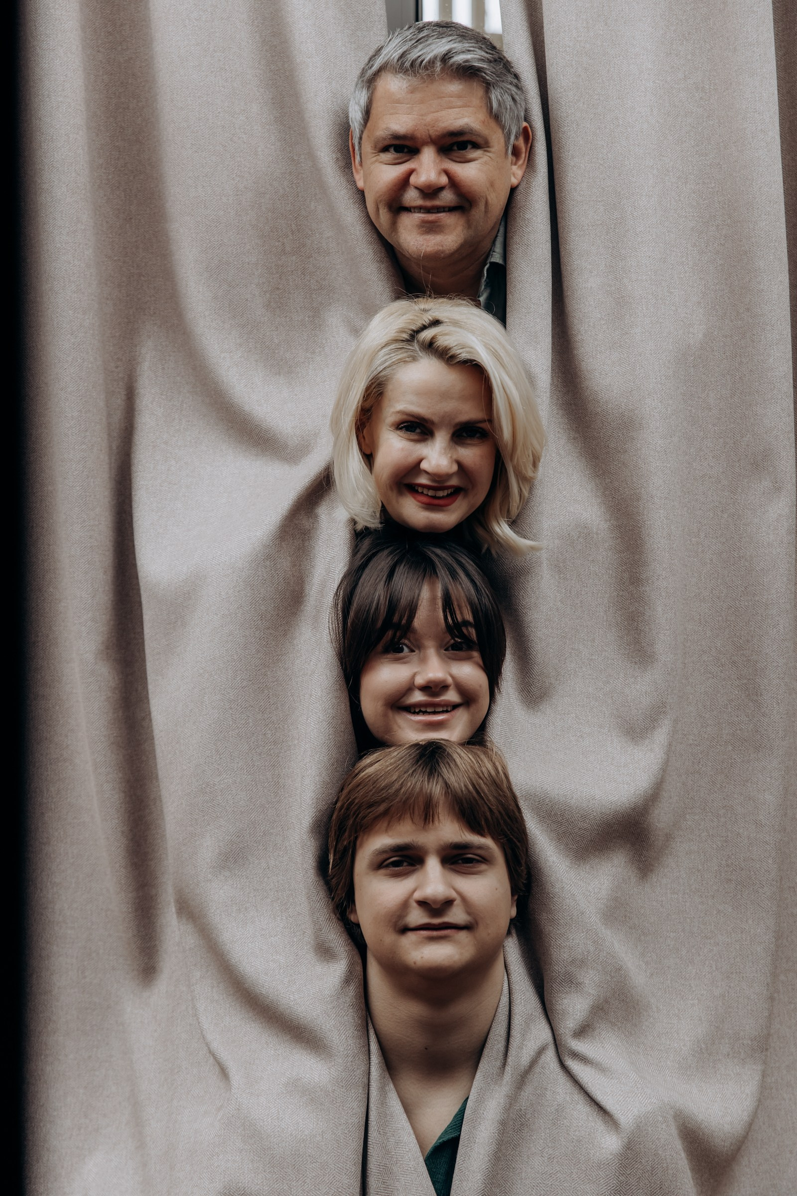 Елена и её большая семья. Фотограф в Крыму — Федор зайцев. Свадебная, семейная и портретная съёмка. Фотографии для контента, для бизнеса. Корпоративная съёмка