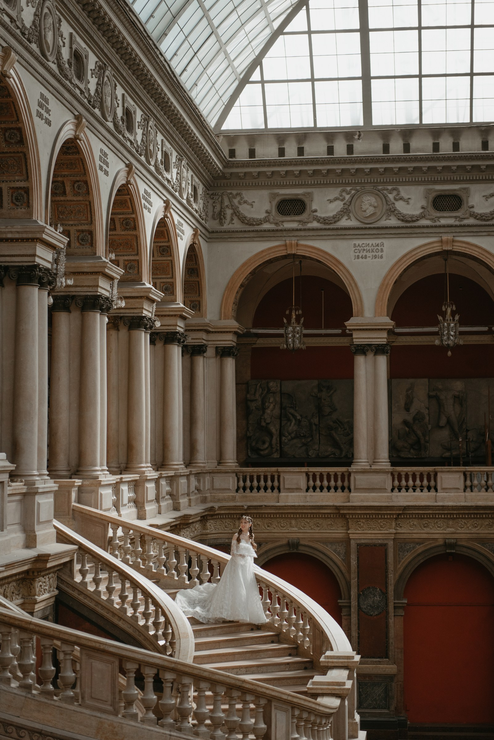 Закрытые места для свадебной фотосессии в дождь, осенью или зимой. Свадебный фотограф в Санкт-Петербурге Венера Ахметова