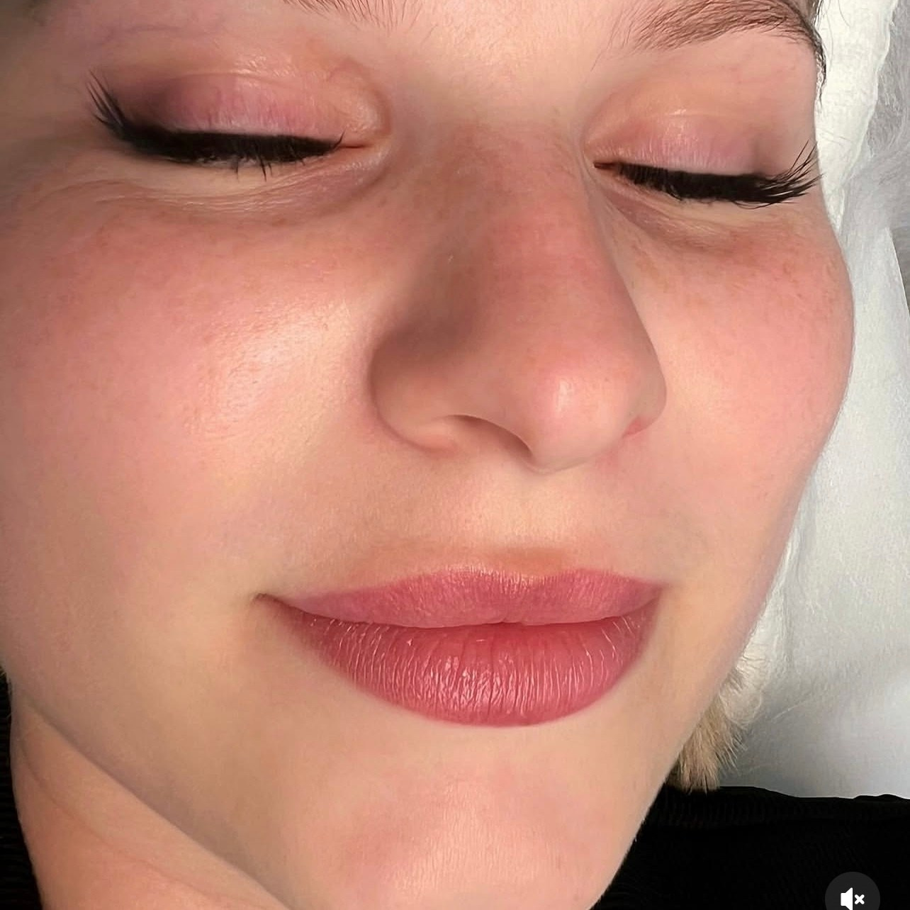 Алина. Студия перманентного макияжа, косметологии и массажа SYMMETRY в Москве, м. Киевская