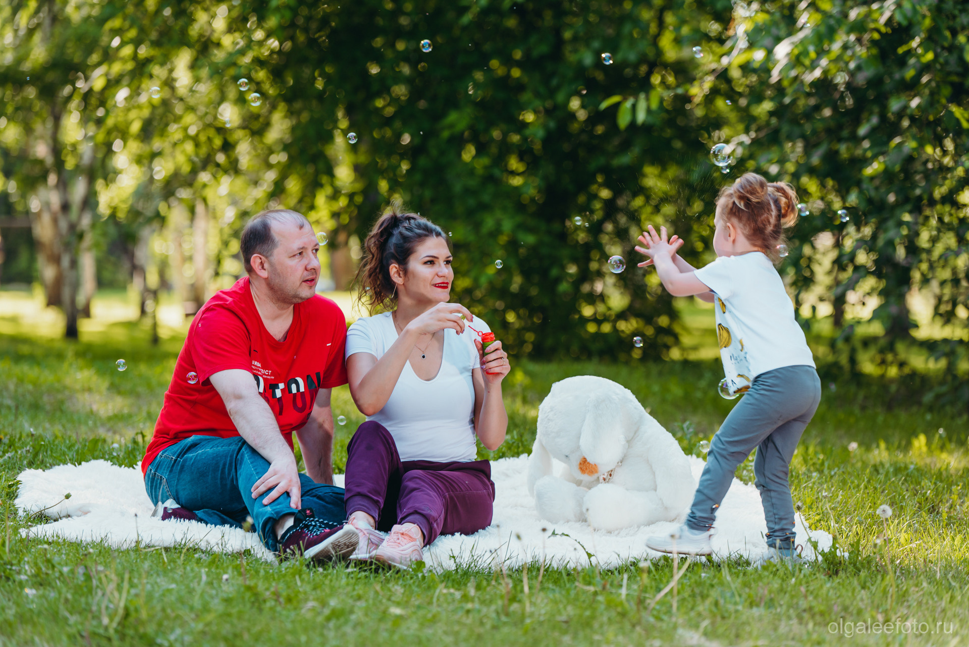 Алина с семьёй. Ольга Ли свадебный семейный фотограф Иркутск