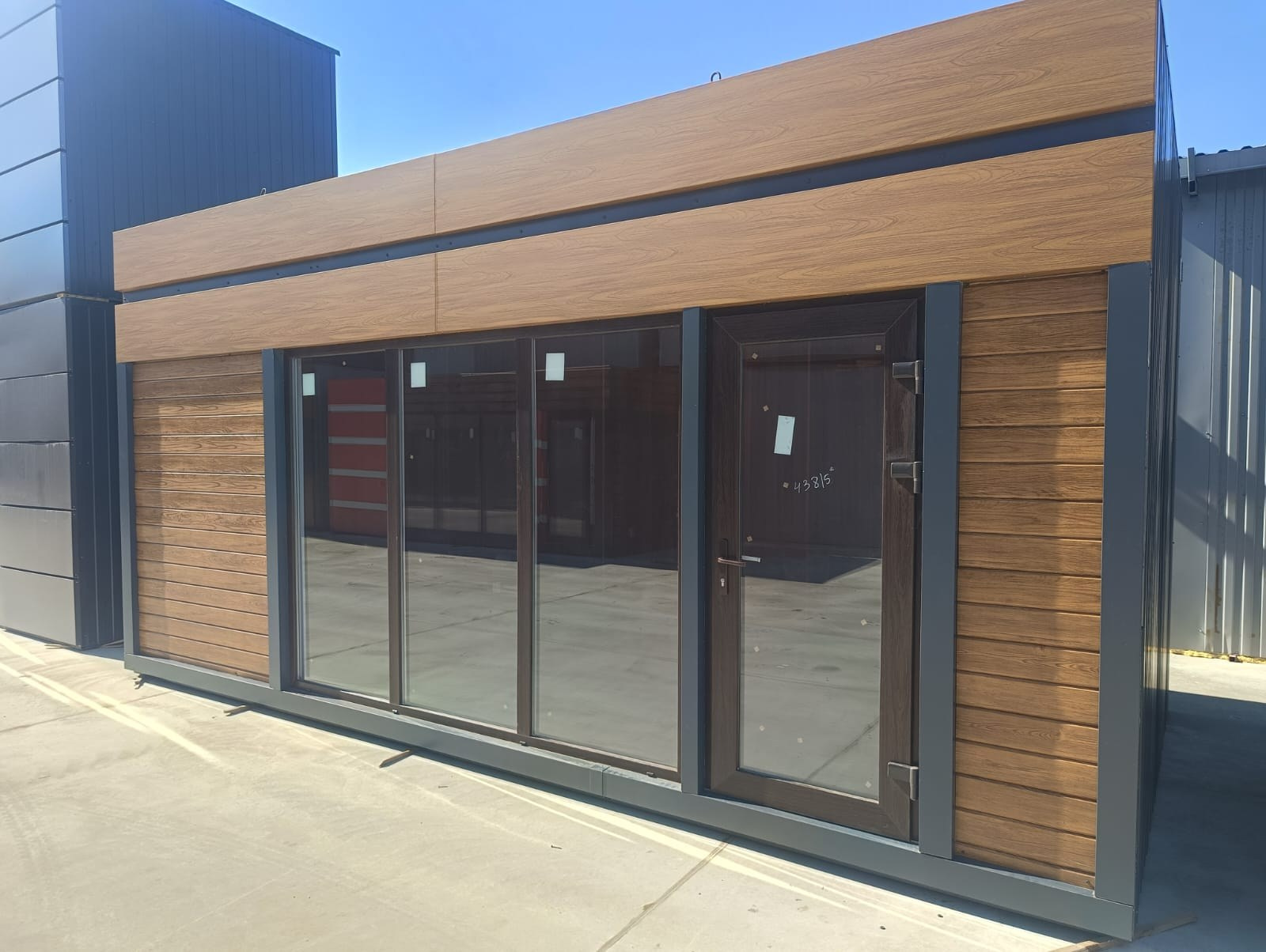 Контакты. Karkaspro. Производство торговых павильонов, торговых рядов и модульных зданий