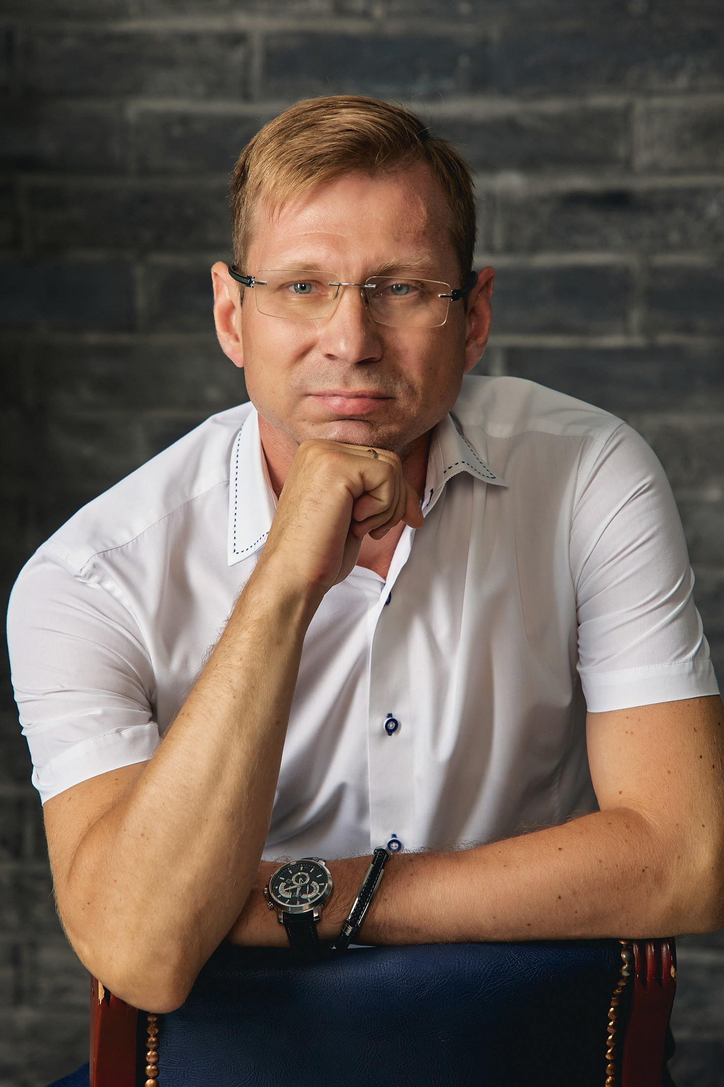 Фотостудии Барнаул. Свадебный репортажный и фуд фотограф в Барнауле Гайфулин Виталий