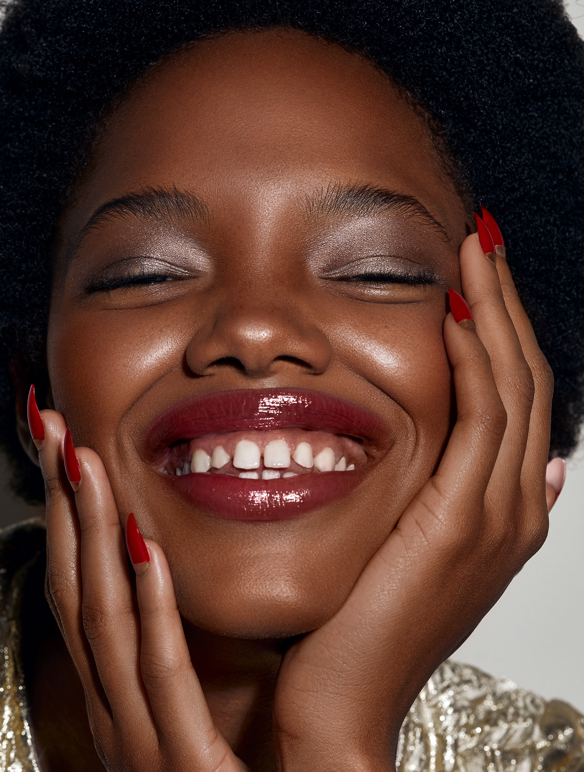 Beauty & fashion retoucher available worldwide Liya Embrace