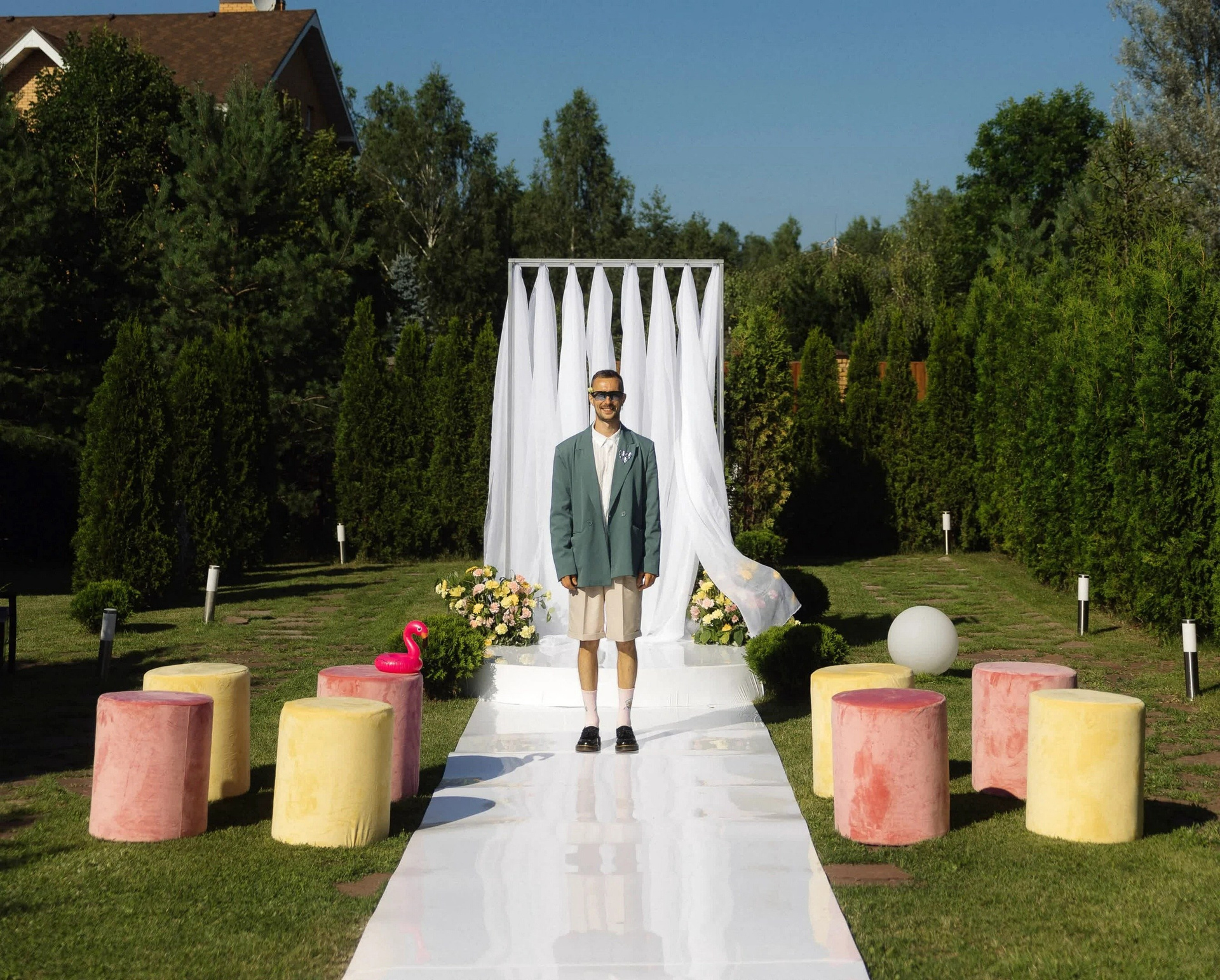 Ведущий Никита Шляндин