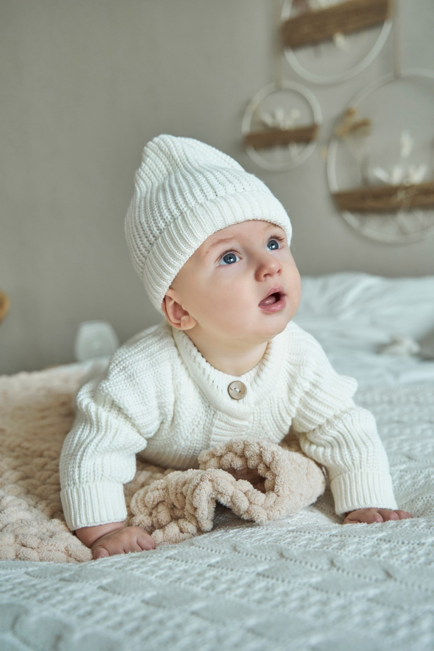 предметная фото и видеосъемка детской одежды до года