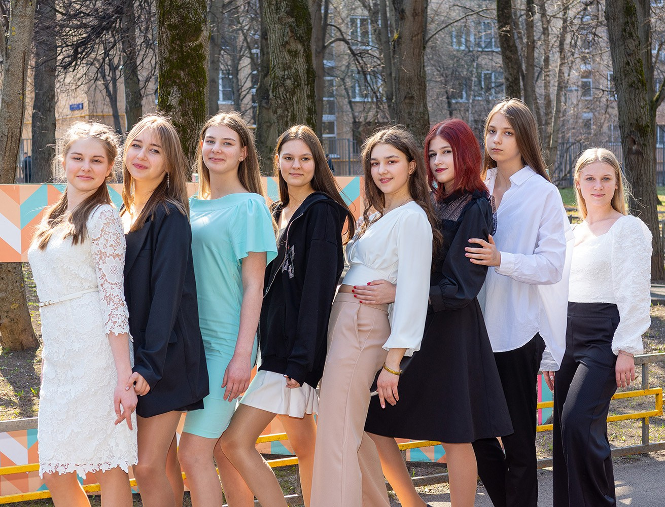 Выпускные альбомы для 9 и 11 классов. Этим Детям — выпускные альбомы