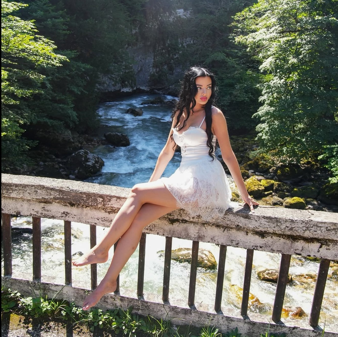 Авторские путешествия на красном кабриолете Lexus. Сочи, Адлер, Сириус, Красная Поляна, озеро Рица. Личный водитель и фотограф. Свадебный фотограф в Сочи и Адлере — Фотосессии на море и в горах | Виктор Рогулев