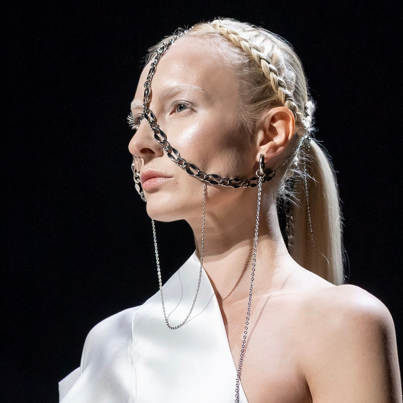 Фото с показа Darya Kipriyanova MFW 16.03.2025