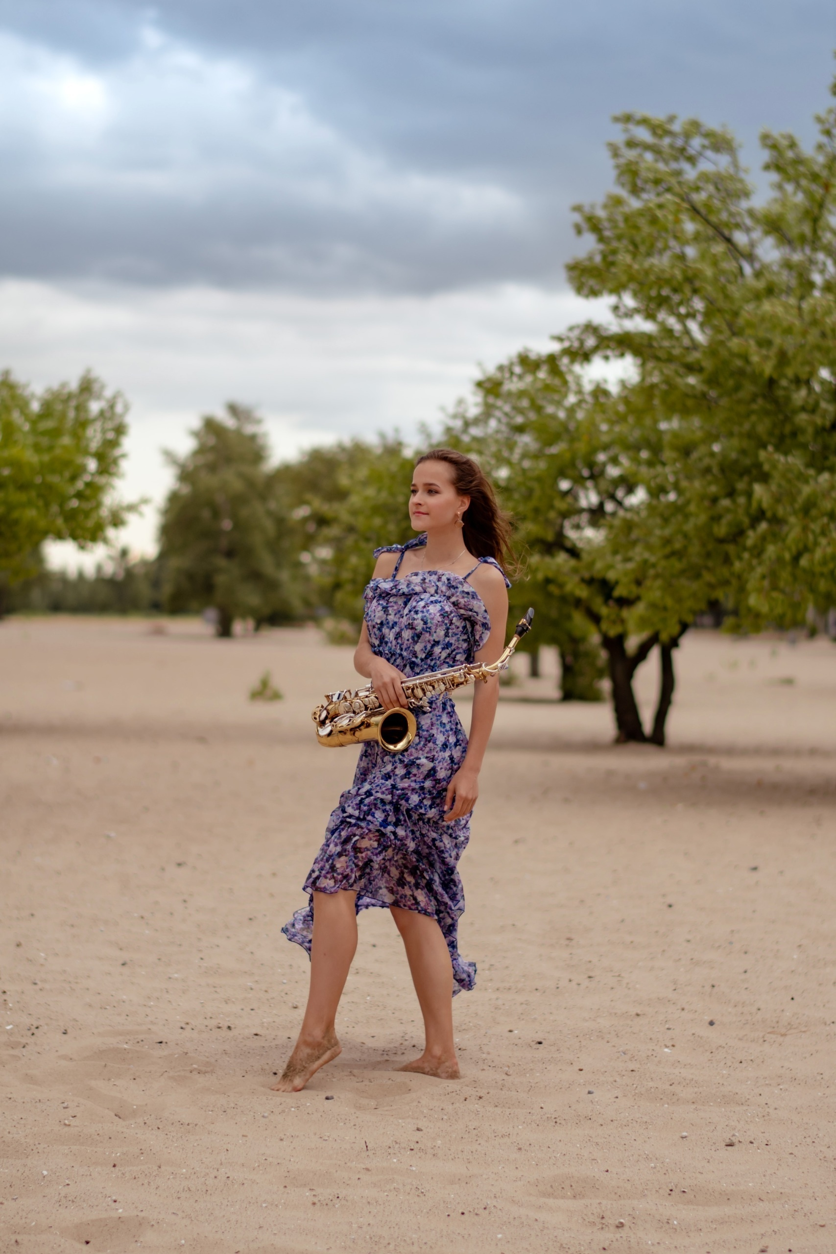 Музыка саксофона…