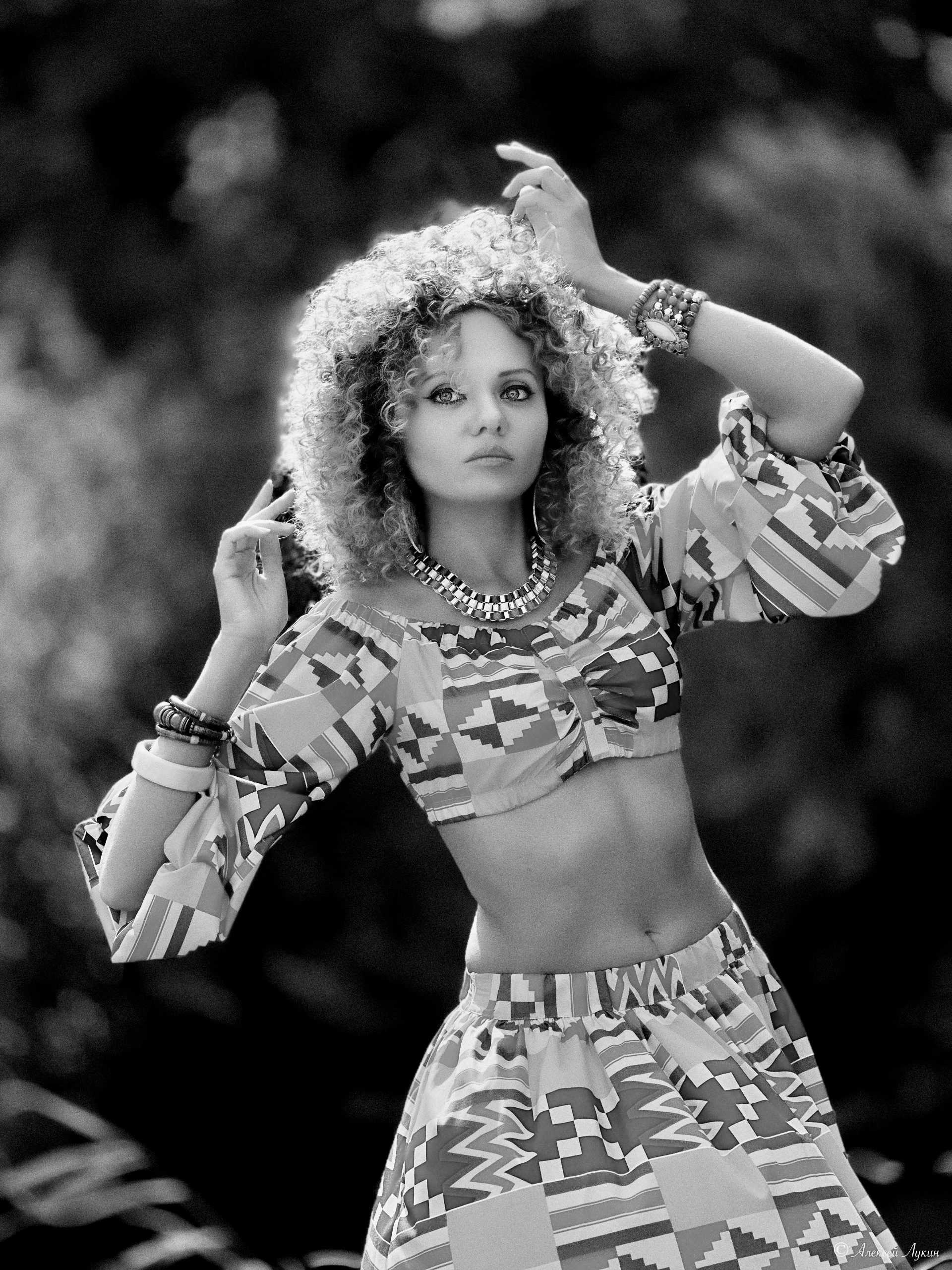 Фотосессия в студии, услуги и цены у профессионального портретного фотографа в СПб. Фотостудия, Портрет, Ню, Будуар, Детская фотосессия. Фотограф Алексей Лукин. Профессиональная фотосъёмка в Санкт-Петербурге. Обработка и Ретушь фотографий