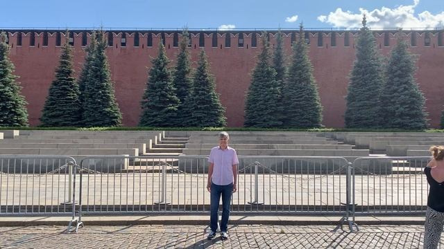 Появление, исчезание, ускользание на Красной площади» (документация перформанса). Artist Oleg Semenovykh