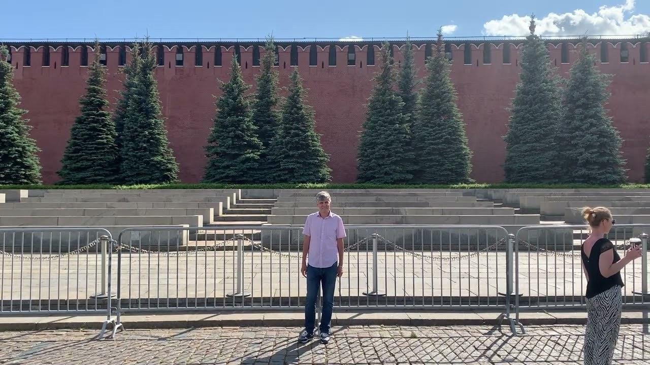 Появление, исчезание, ускользание на Красной площади» (документация перформанса). Artist Oleg Semenovykh