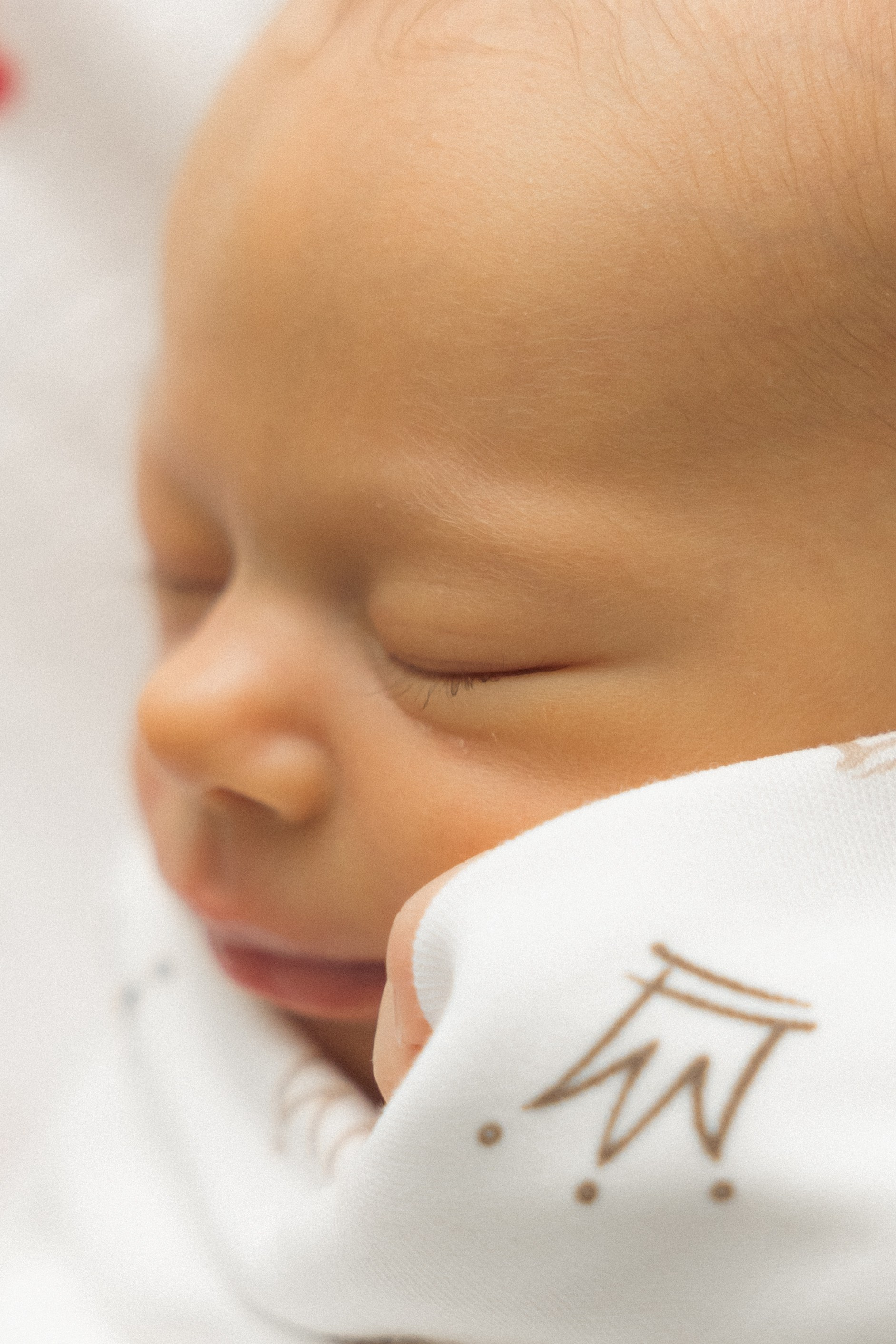 Съемка Fresh — заказать фотосессию новорожденных в первые дни жизни в роддоме или дома. Фотографы на роды в Москве. Фото и видео родов. Фотопроект «Продолжение рода»