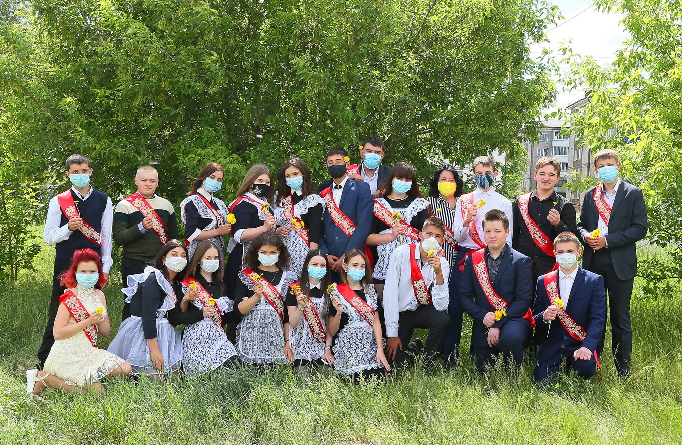 Альбомы для 9 и 11 класса. Создание стильных выпускных альбомов