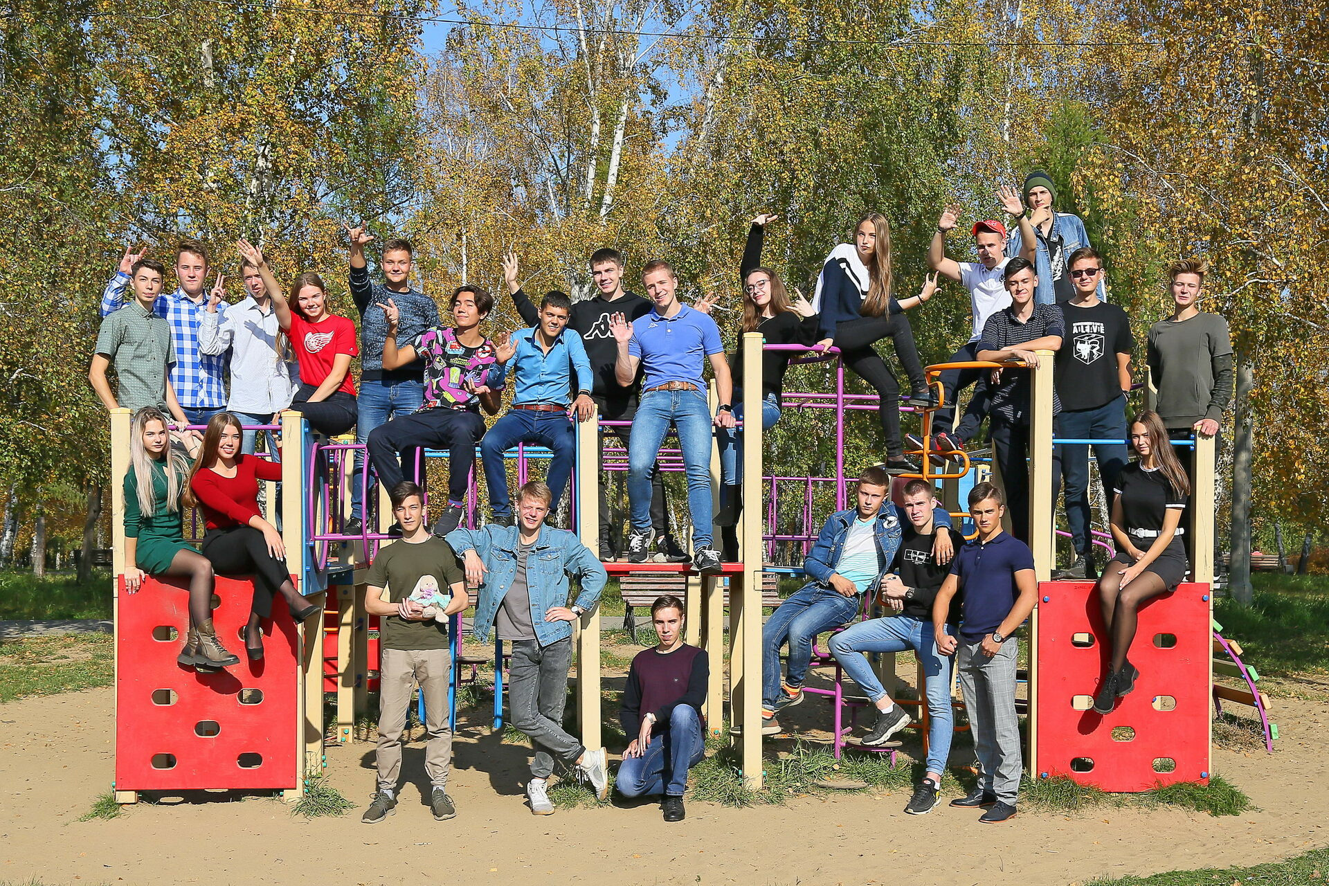 Альбомы для 9 и 11 класса. Создание стильных выпускных альбомов