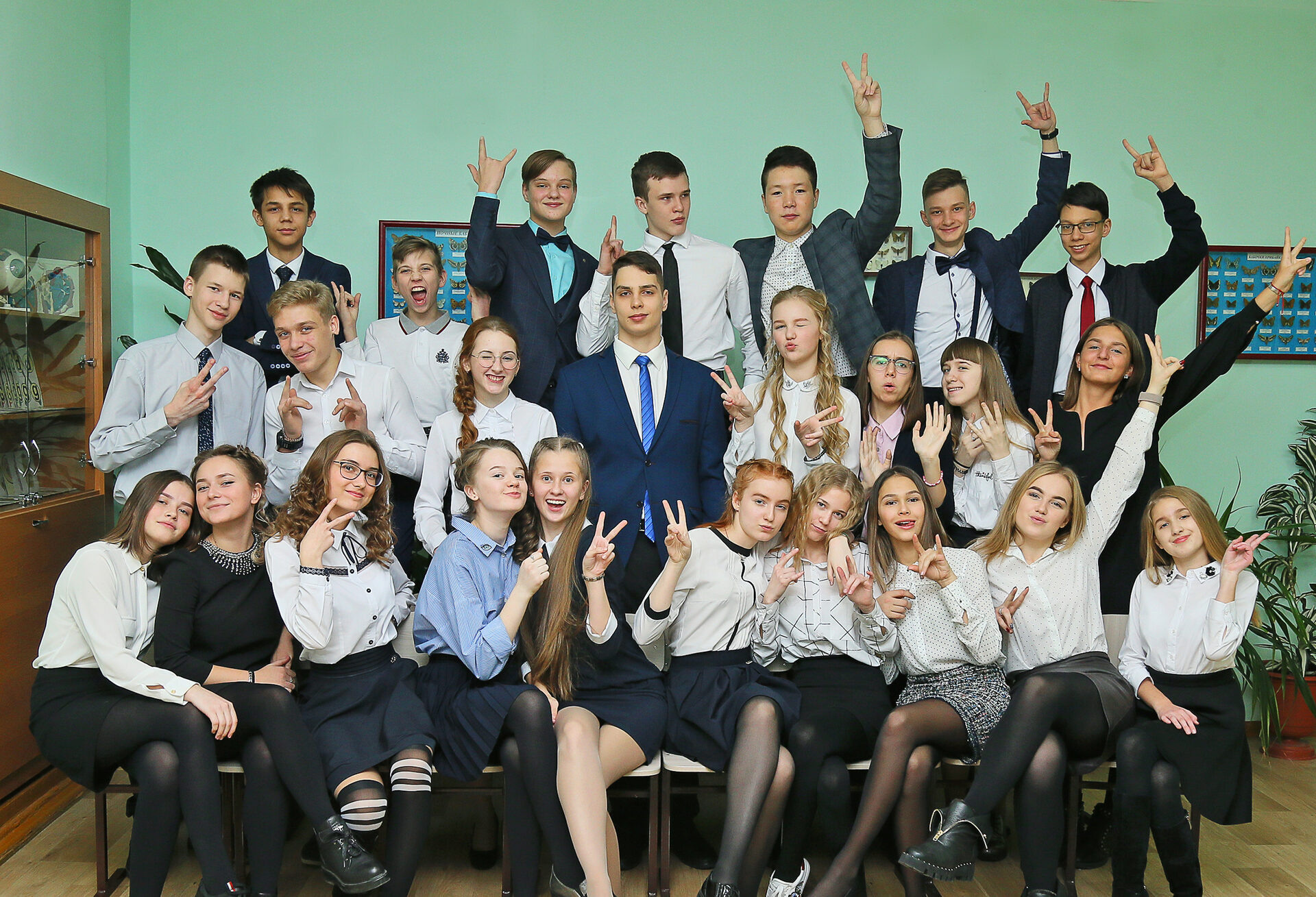 Альбомы для 9 и 11 класса. Создание стильных выпускных альбомов