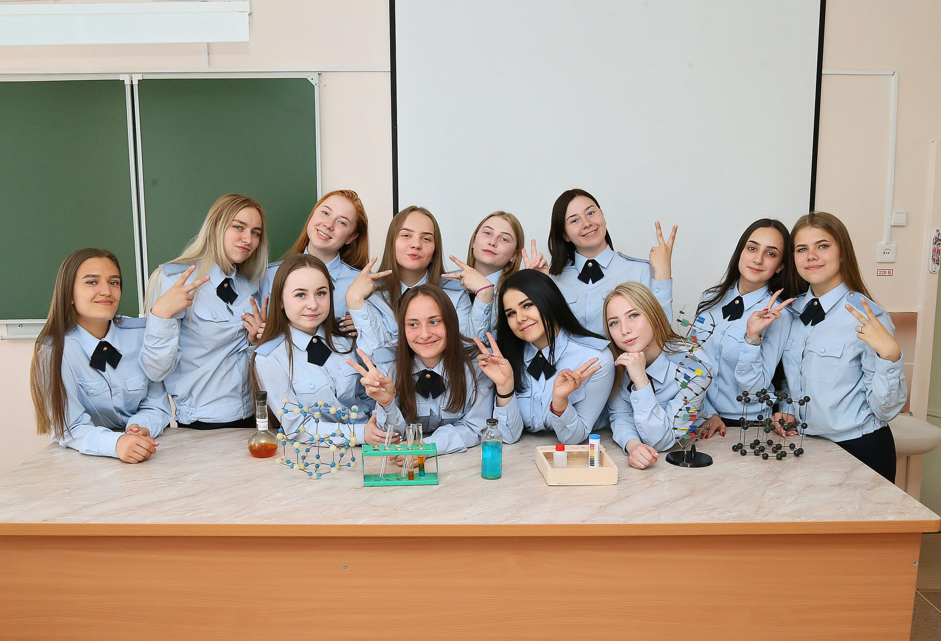 Альбомы для 9 и 11 класса. Создание стильных выпускных альбомов