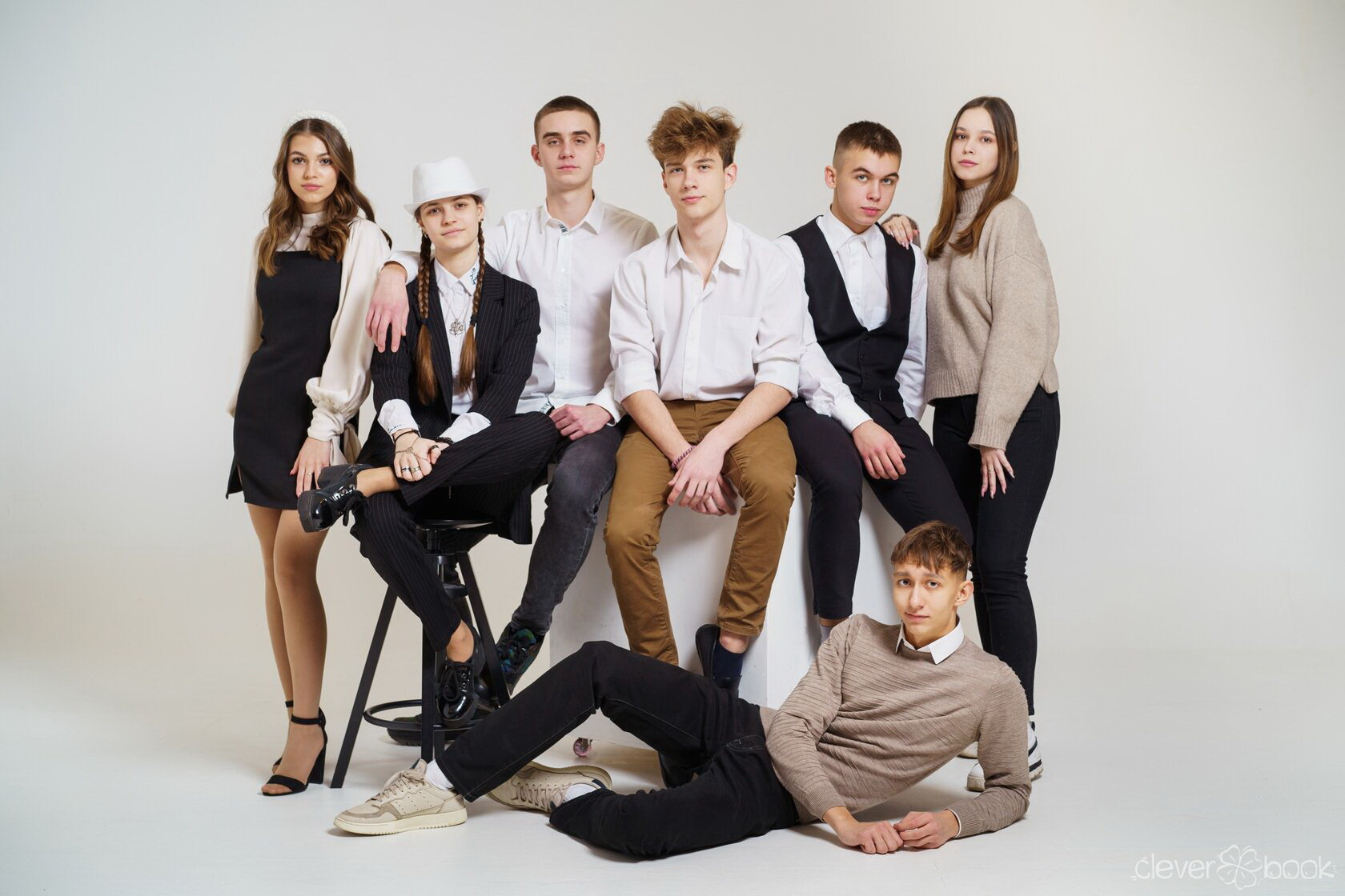 Альбомы для 9 и 11 класса. Создание стильных выпускных альбомов