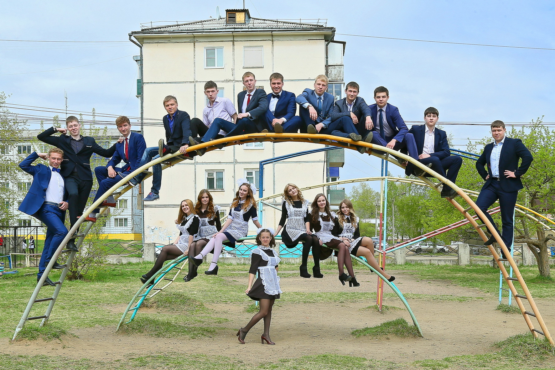 Альбомы для 9 и 11 класса. Создание стильных выпускных альбомов