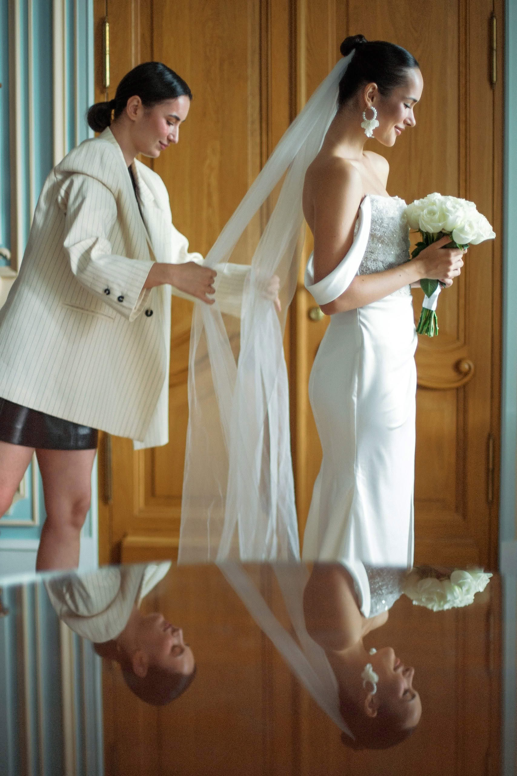 утро невесты невеста с подругой фата подготовка к свадьбе сборы невесты