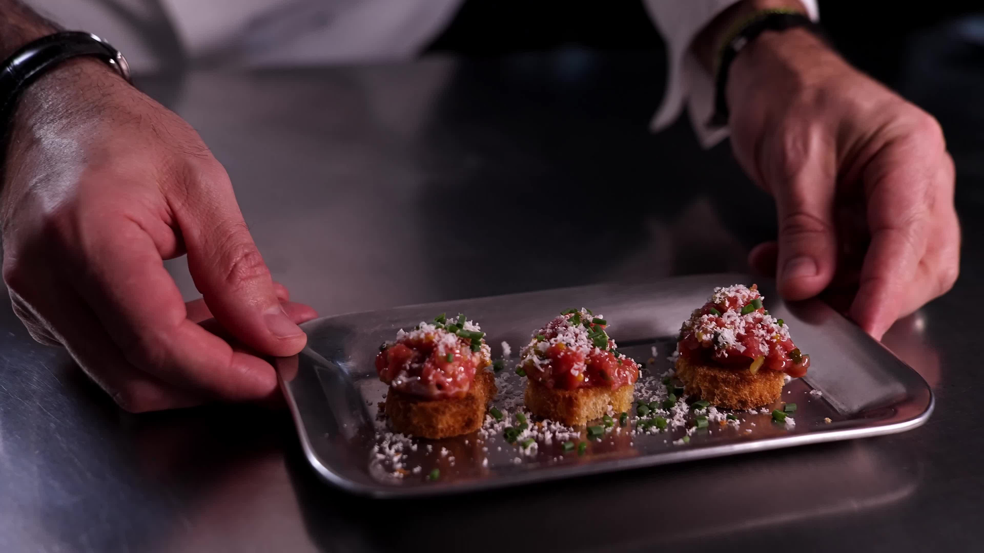 Рекламный видеоролик заказать в Москве | TOLBATOV PRODUCTION