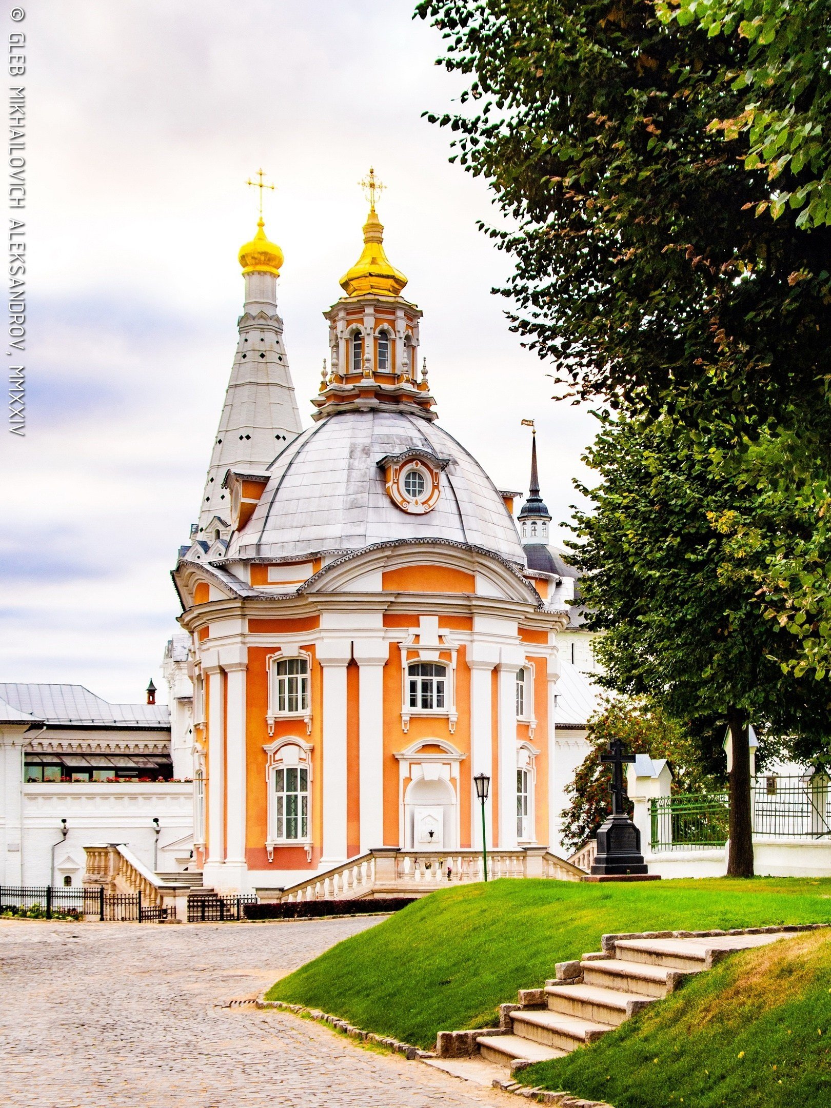 Соборы, церкви, часовни. Зодчество