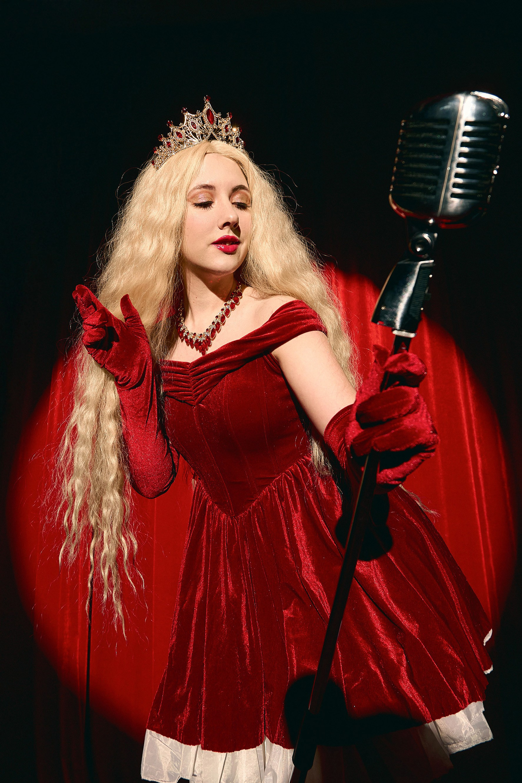 Оффлайн курс в студии RoRo по творческой съёмке. Фотограф Яковлев Роман — Красноярск