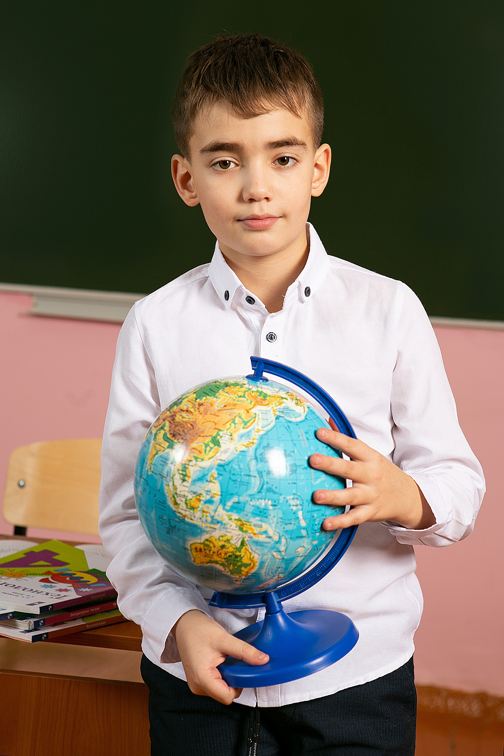 Школьная фотосессия в Омске. Выпускники. 4 класс. Фотосессия для выпускного альбома в Омске. Школьный фотограф в Омске. Фотограф Наталья Стаг в Омске. Фотографирую в разных стилях в разных студиях, а так же в школах и садах. Печатаю выпускные фотоальбомы