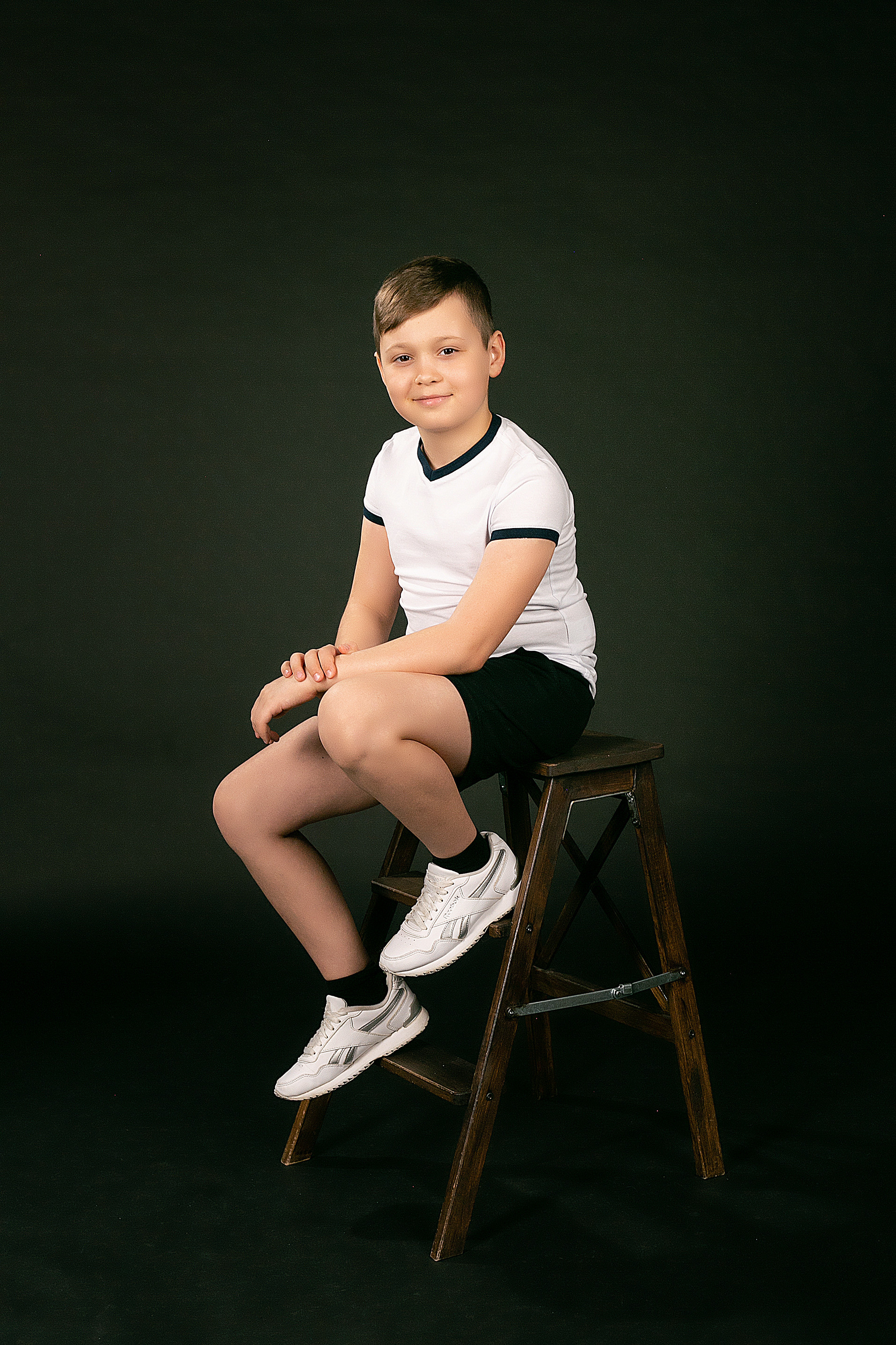 Школьная фотосессия в Омске. Выпускники. 4 класс. Фотосессия для выпускного альбома в Омске. Школьный фотограф в Омске. Фотограф Наталья Стаг в Омске. Фотографирую в разных стилях в разных студиях, а так же в школах и садах. Печатаю выпускные фотоальбомы