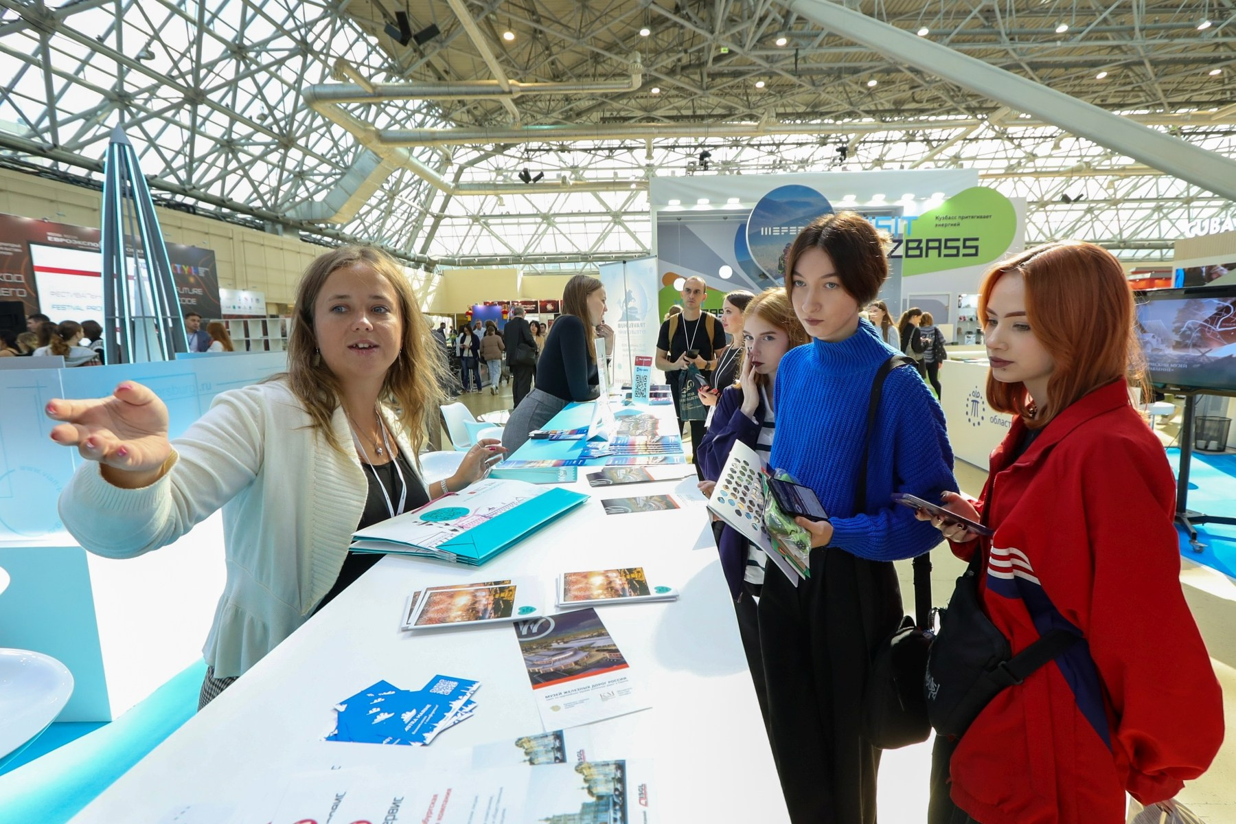 Съёмка стенда на выставке. Фотограф на мероприятие в Москве Марик