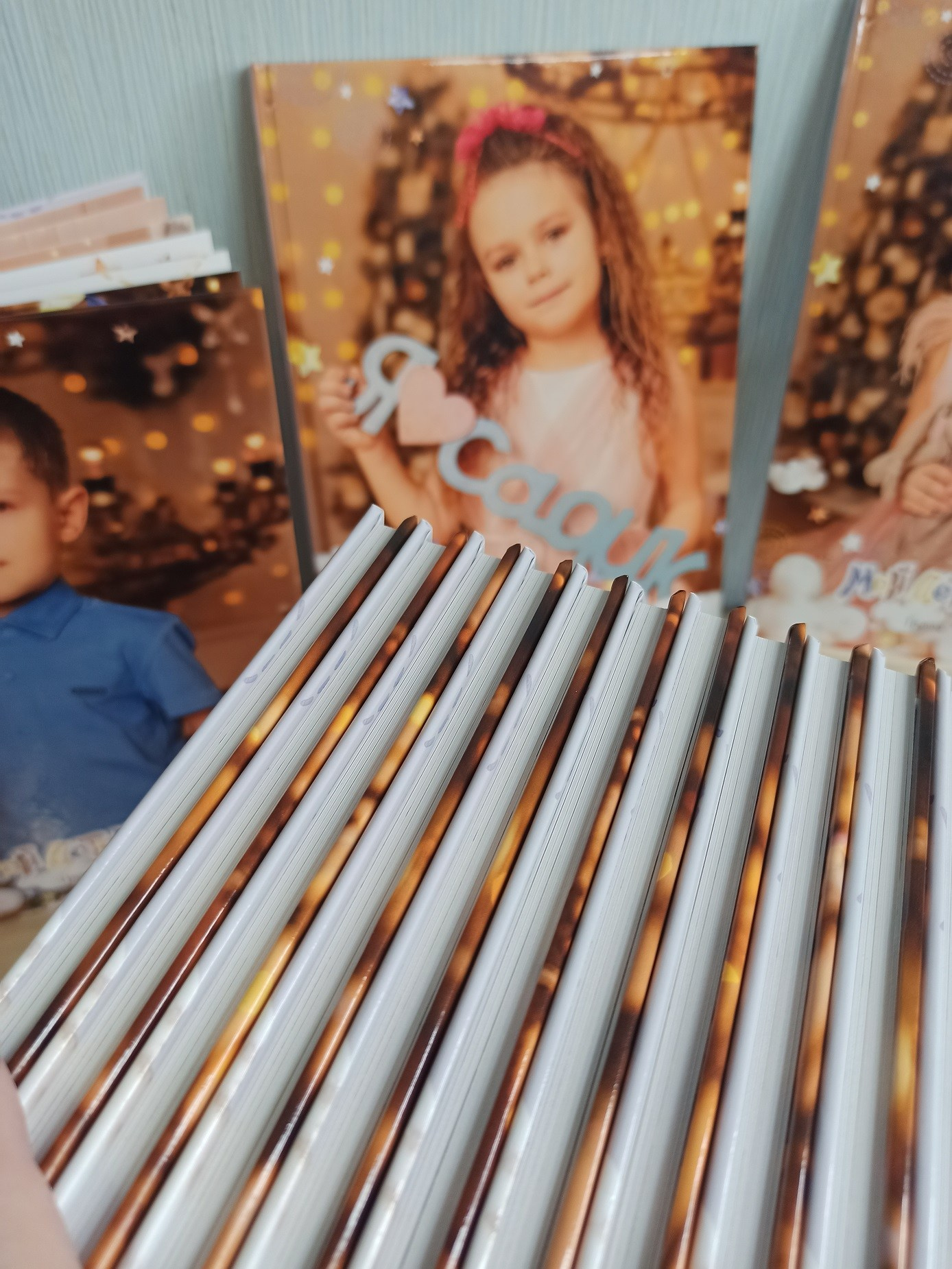 Выпускные альбомы Старый Оскол детский сад. Стильные выпускные альбомы в Старом Осколе. Свадебные фотокниги