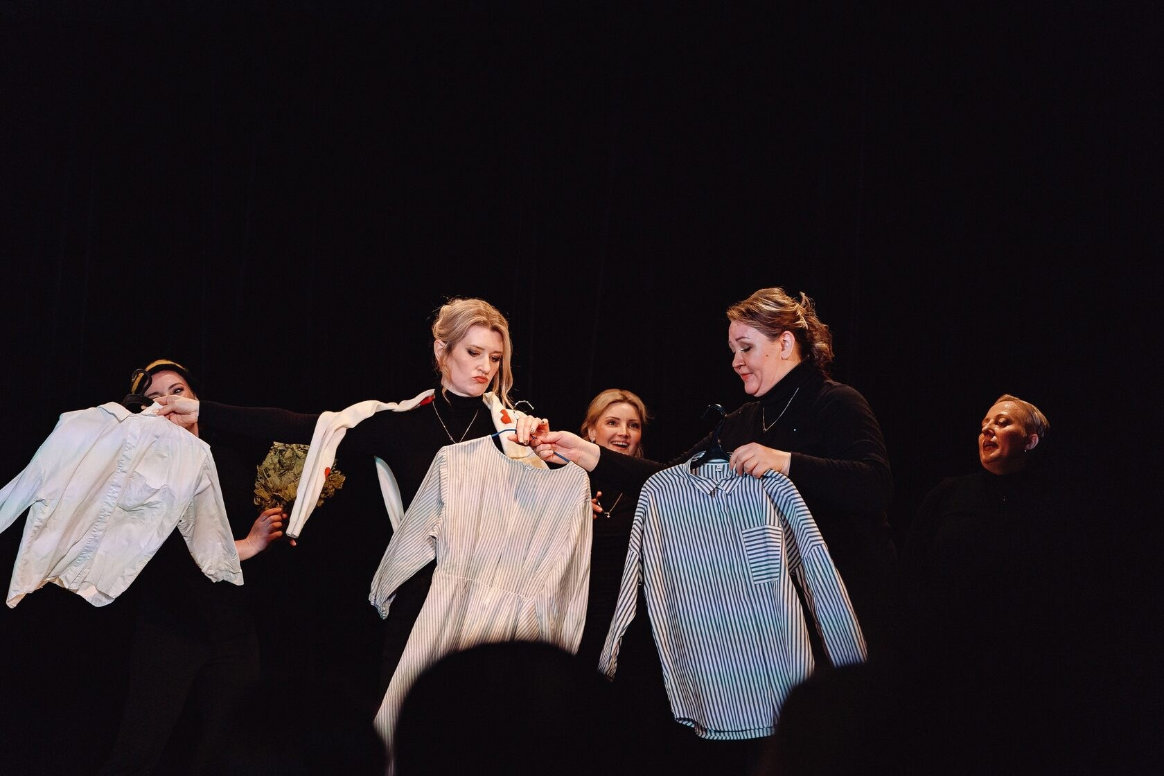 Люди. Деньги. Чувства. ЖиваЯ — театр Ксении Сосновских