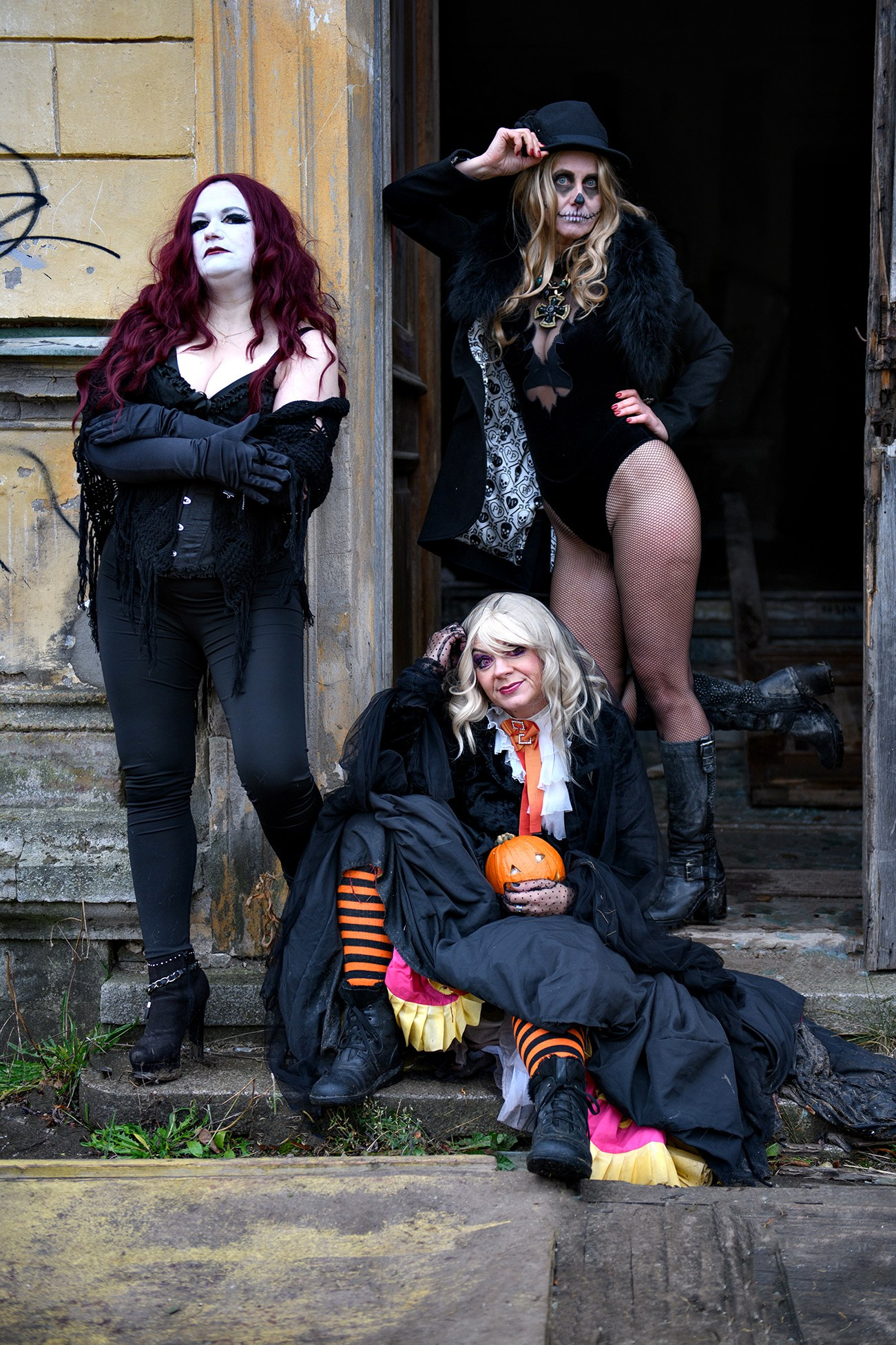 «Ведьмы бывают разные» Ольга, Мария, Елена.