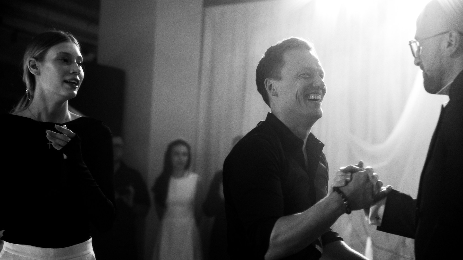 Фотограф на свадебную вечеринку Москва. VERSLIBRE | Свадебный и репортажный фотограф в Санкт-Петербурге, Москве, и Поволжье