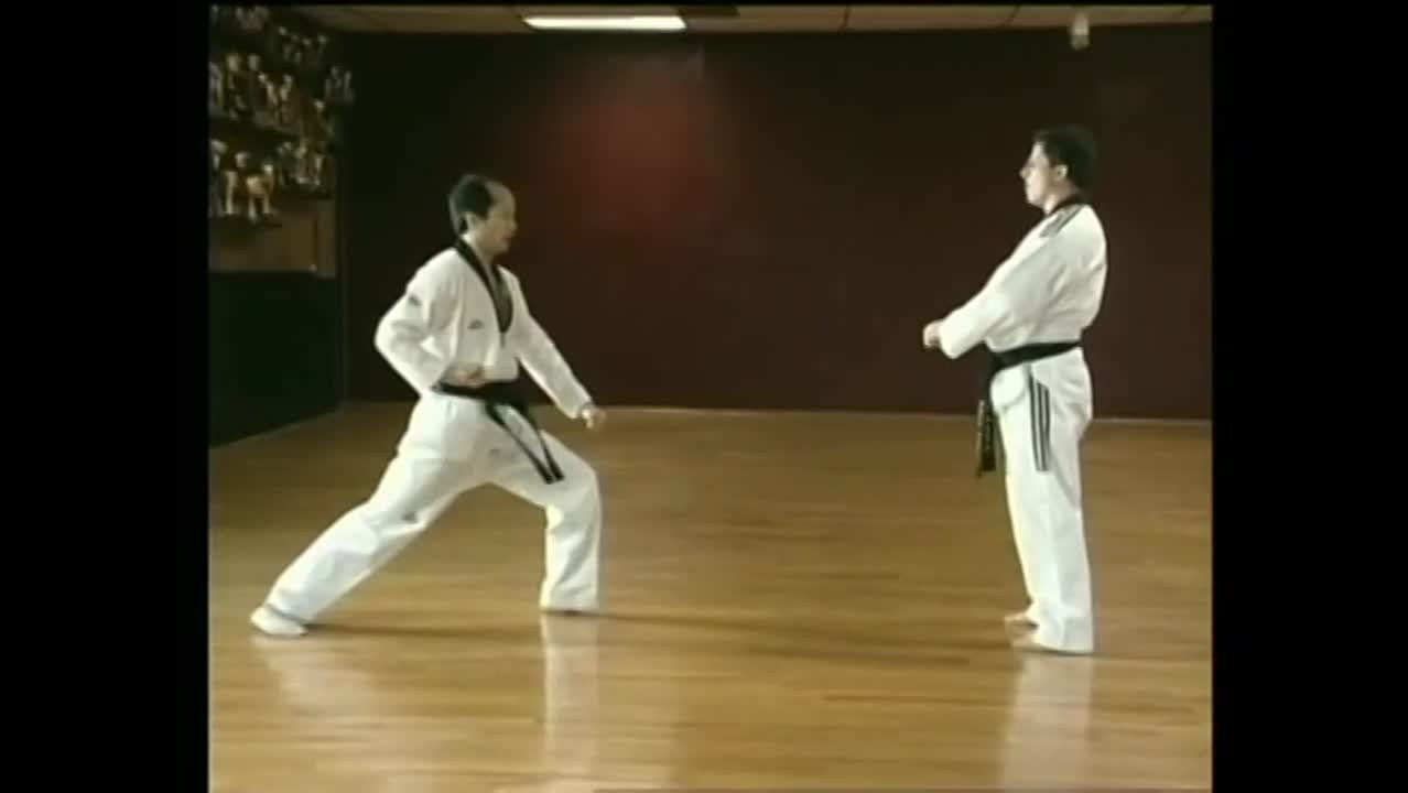 Одношаговый спарринг тхэквондо. Тхэквондо для детей и взрослых в Омске