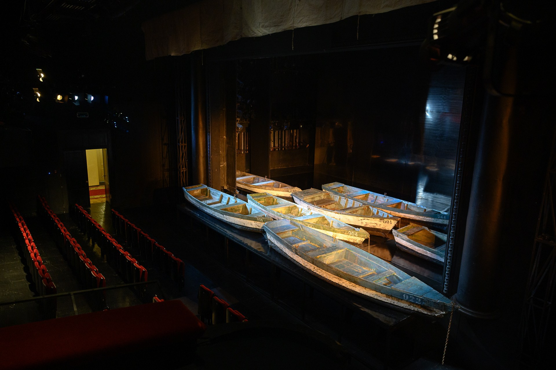 Декорации для спектакля «Чайка» | МДТ - Театр Европы. История занавеса. Превращаем идею в технологию