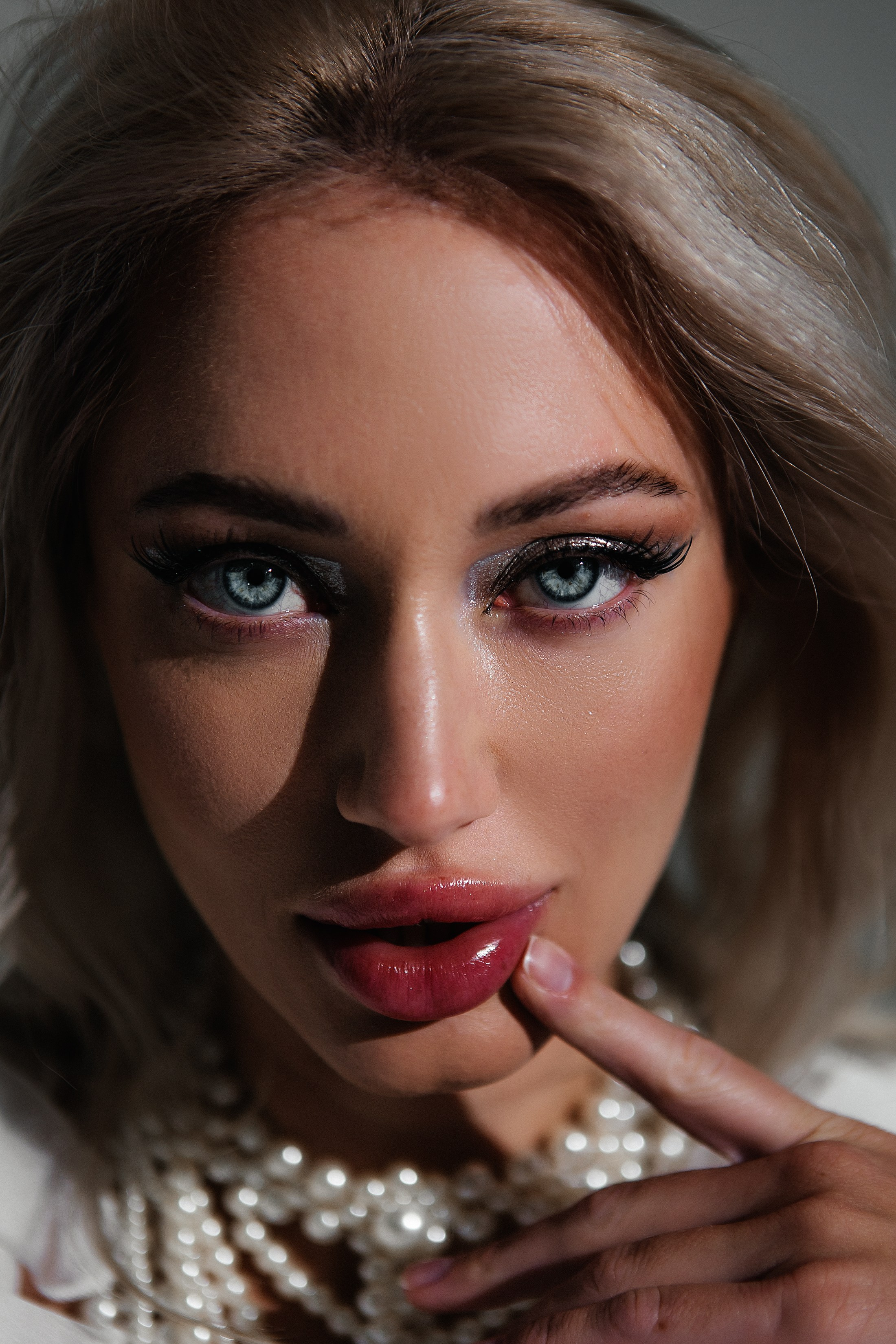 Проект «Снегурочка». Женский сексуальный фотограф в Анталии, Турции Надин Оздемир