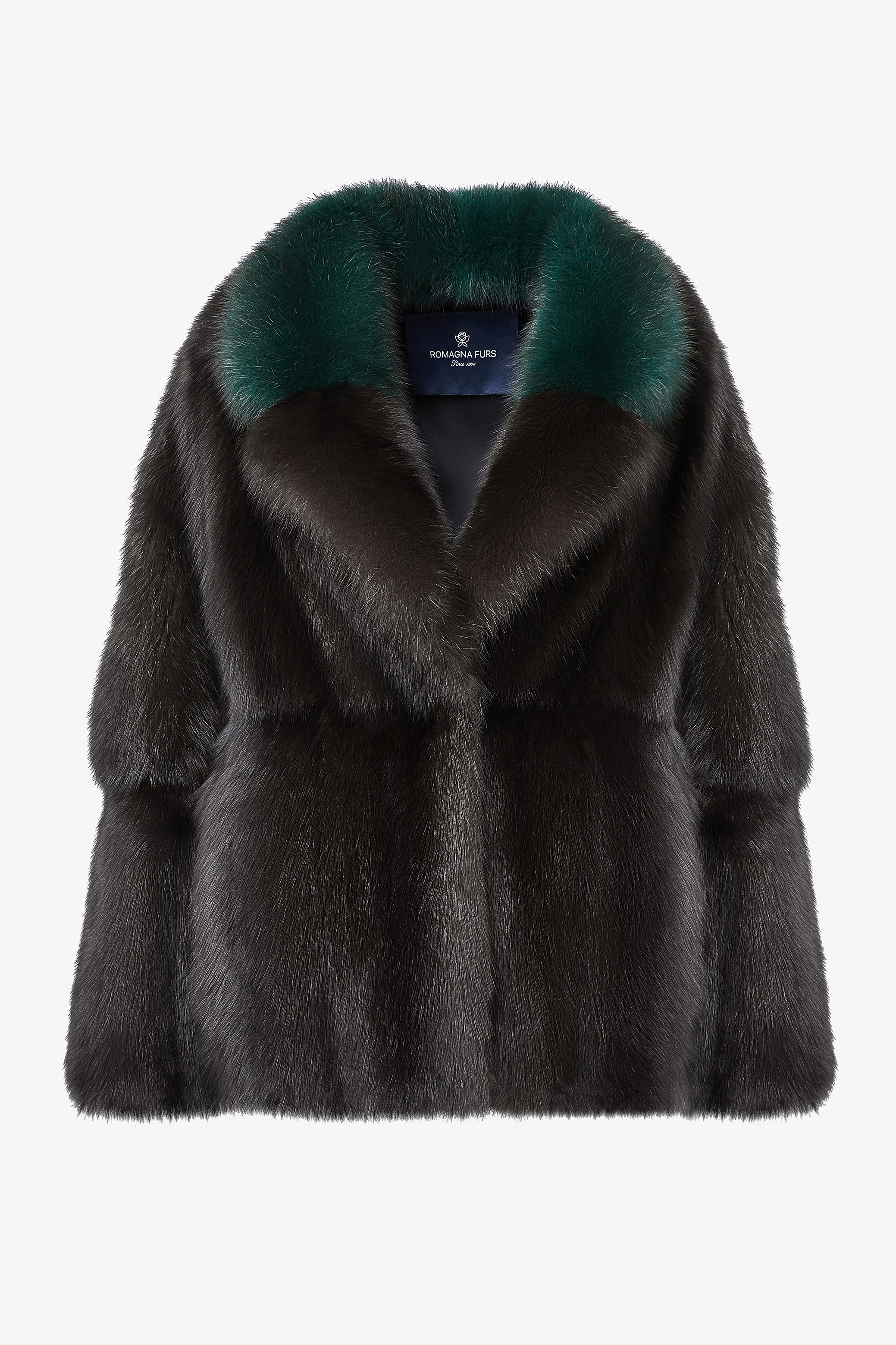 Профессиональная ретушь одежды для сайта и маркетплейсов