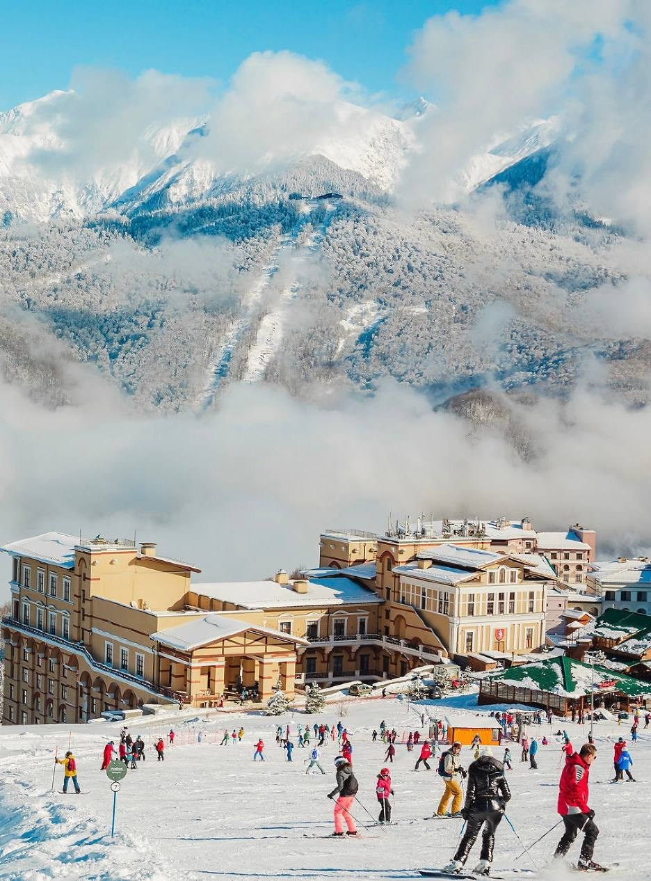 Инструкторы по горным лыжам и сноуборду Сочи Красная Поляна. Горнолыжная школа