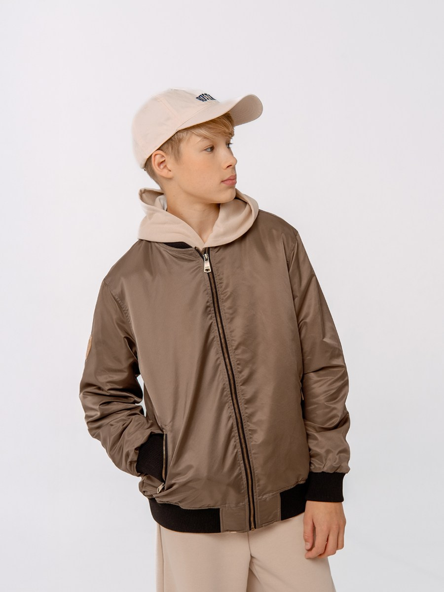 Съемка верхней одежды для каталога и маркетплейсов в Санкт-Петербурге. Фотосессия для маркетплейсов